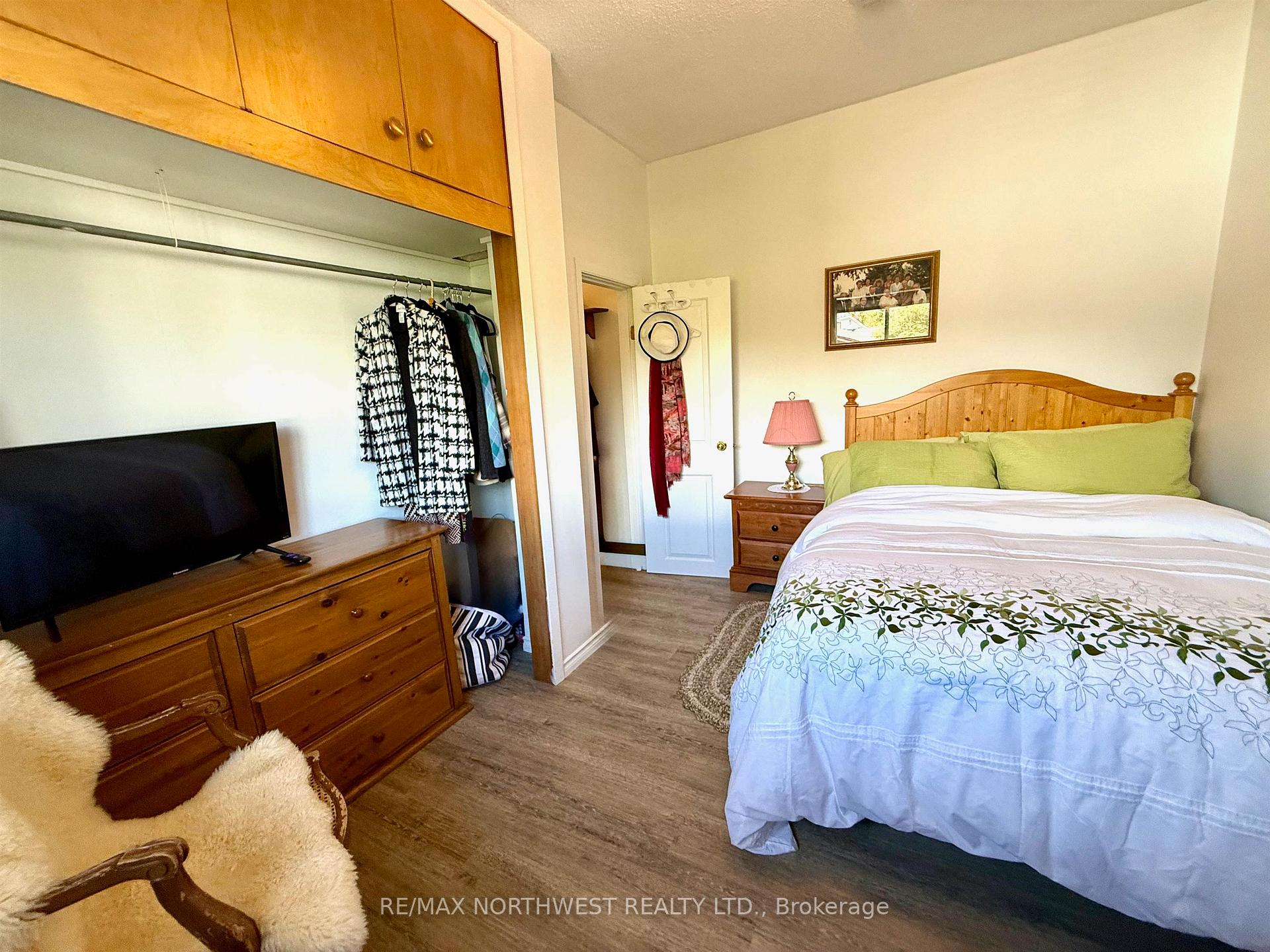 Photo 12 of 407 Fifth Street S, Kenora, Lakeside — HOMEH