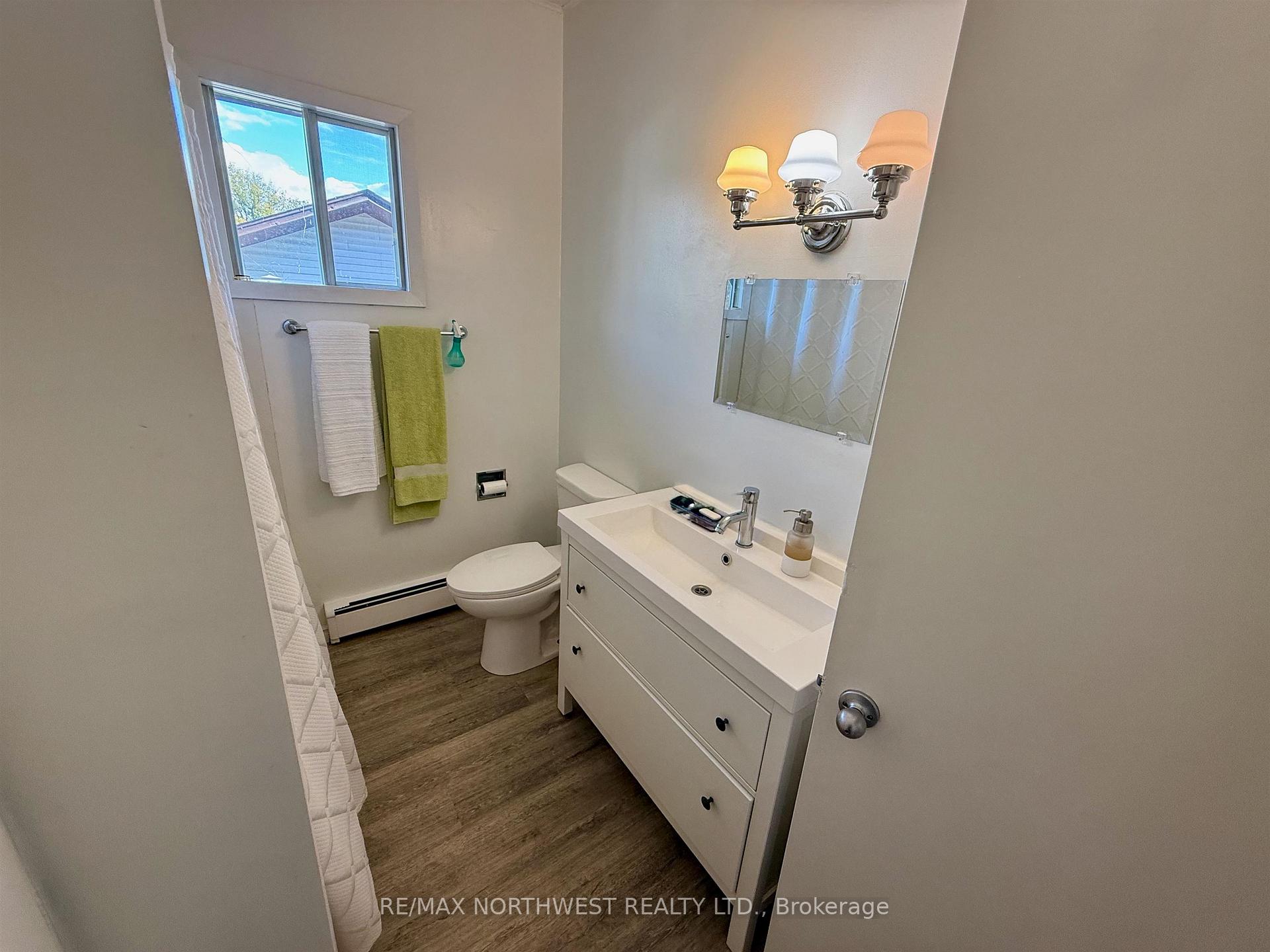 Photo 13 of 407 Fifth Street S, Kenora, Lakeside — HOMEH