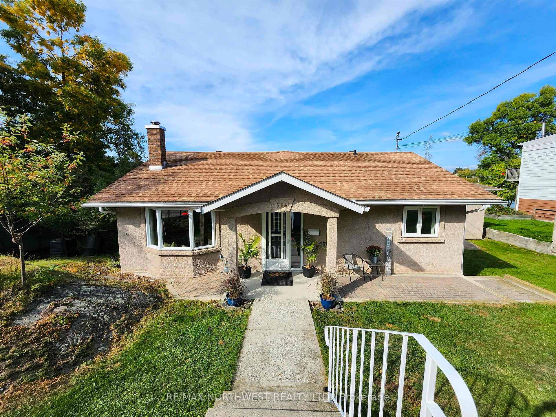 Photo 1 of 504 Front Street, Kenora, Keewatin — HOMEH