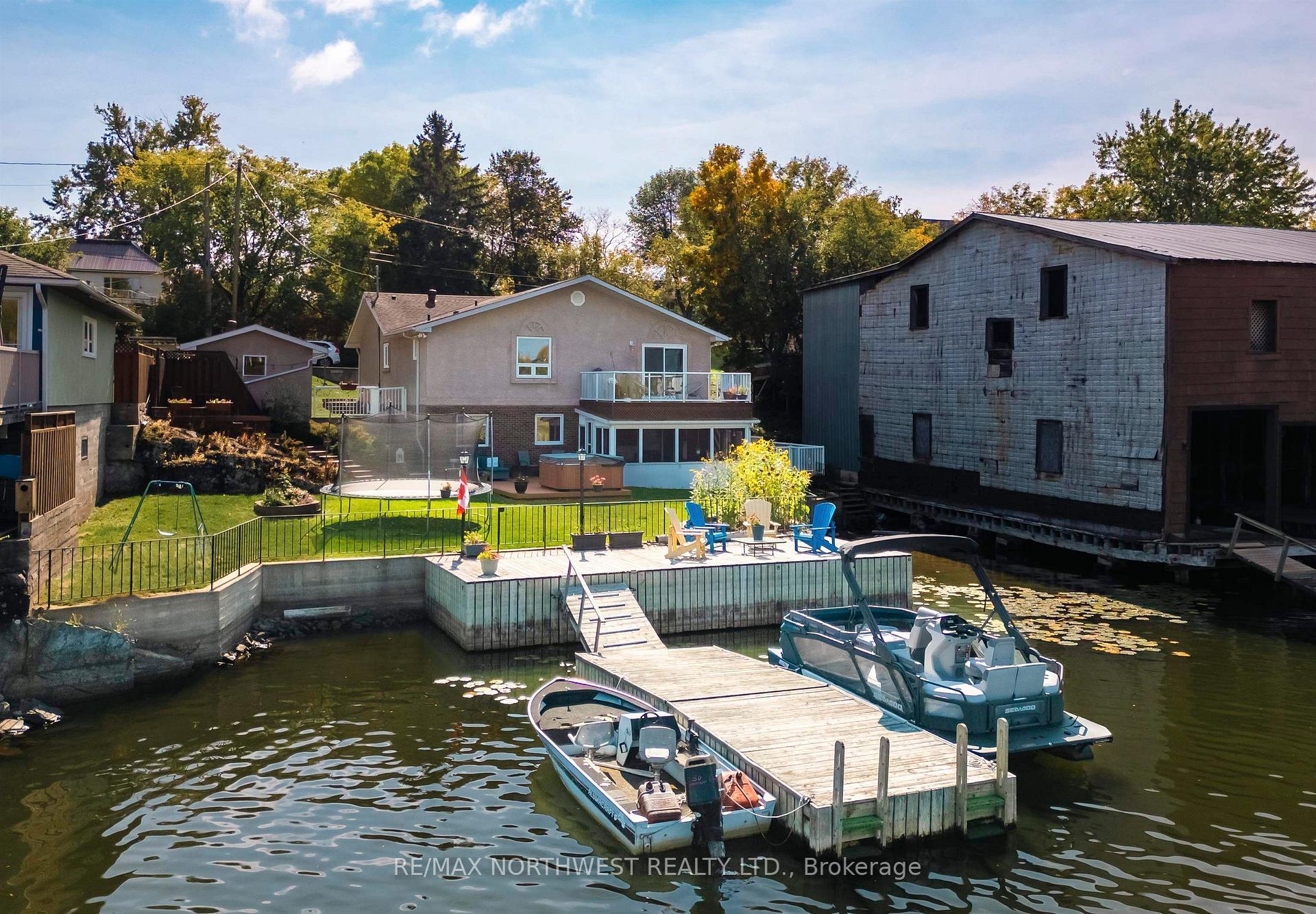 Photo 2 of 504 Front Street, Kenora, Keewatin — HOMEH