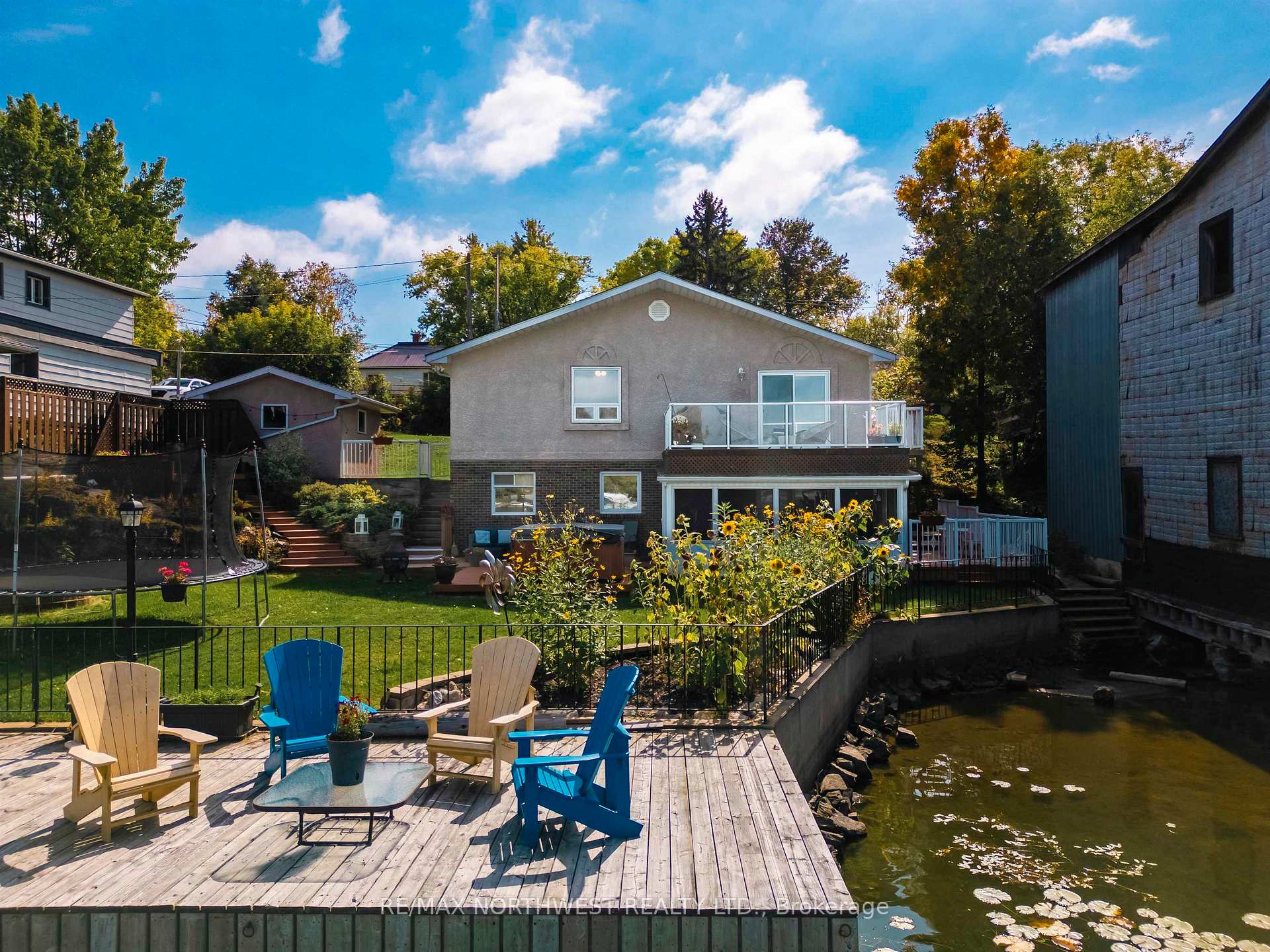 Photo 3 of 504 Front Street, Kenora, Keewatin — HOMEH