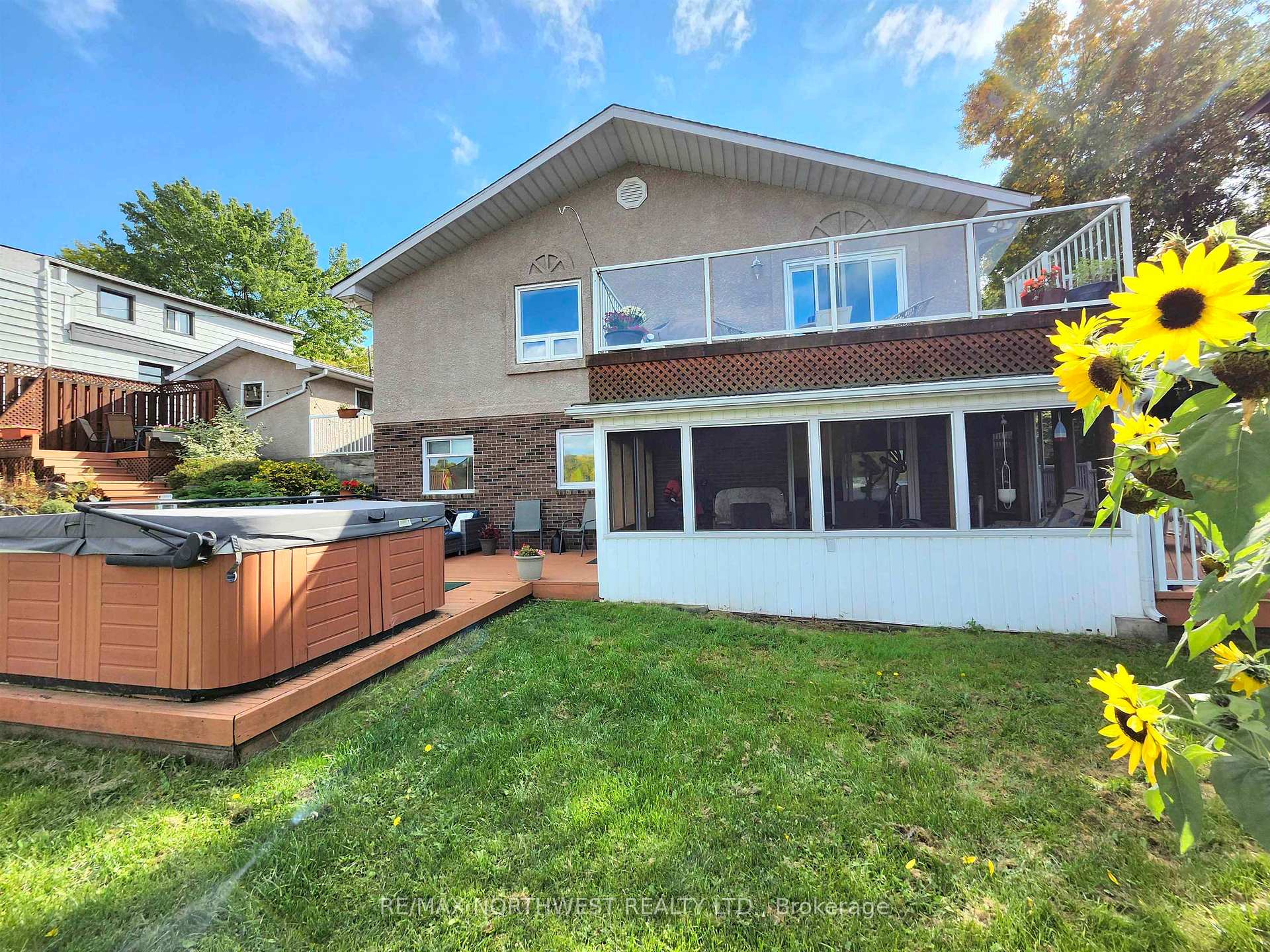 Photo 8 of 504 Front Street, Kenora, Keewatin — HOMEH