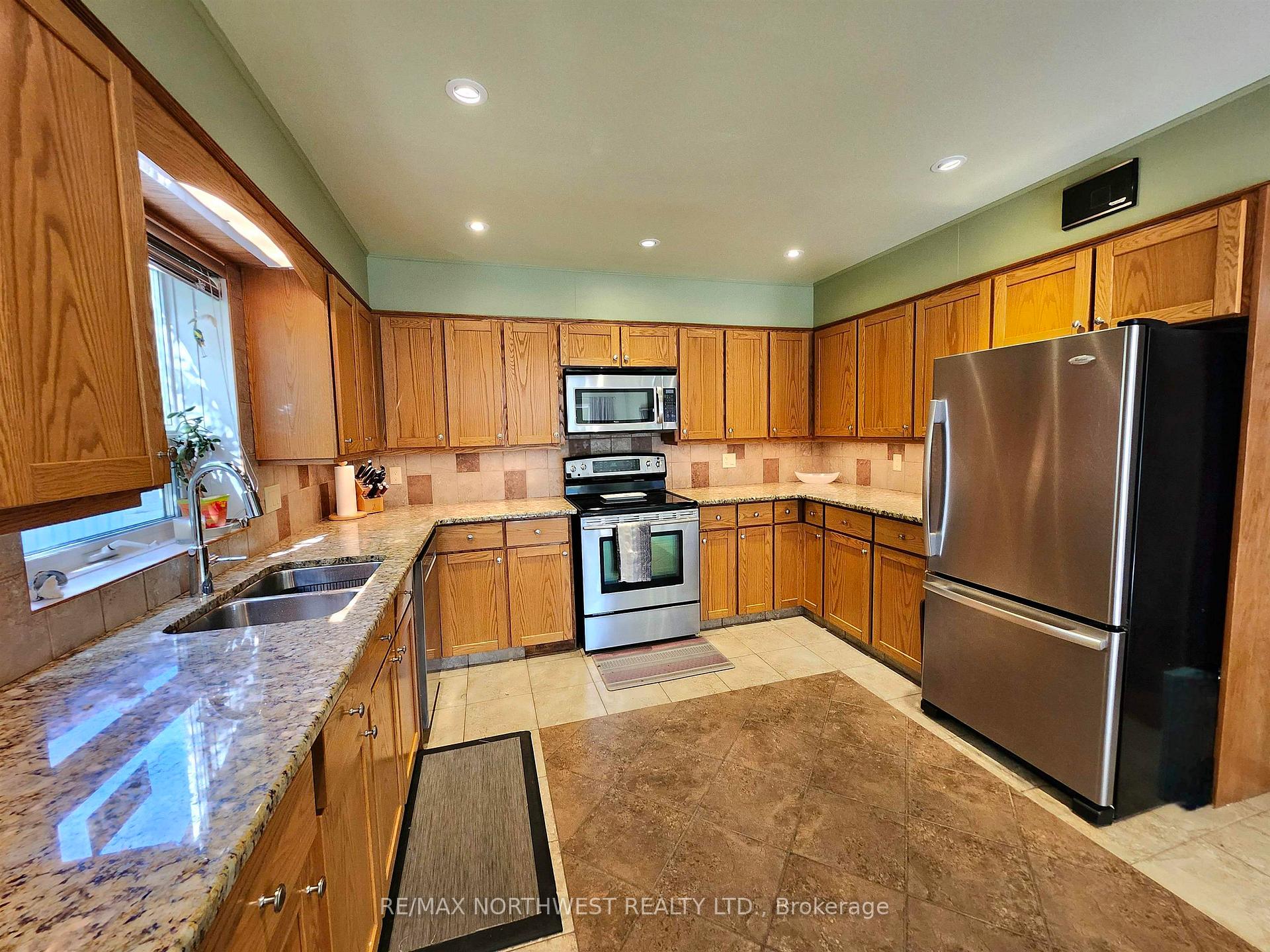 Photo 20 of 504 Front Street, Kenora, Keewatin — HOMEH