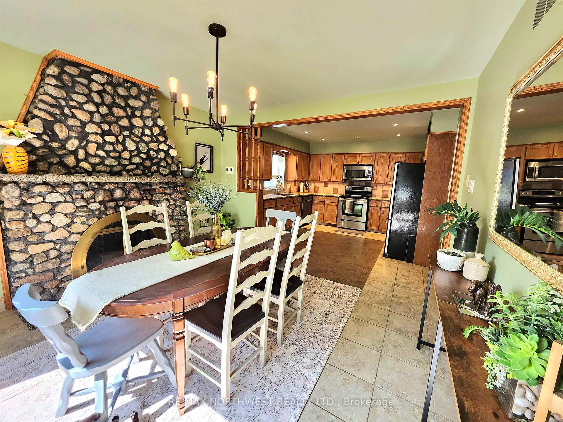 Photo 22 of 504 Front Street, Kenora, Keewatin — HOMEH
