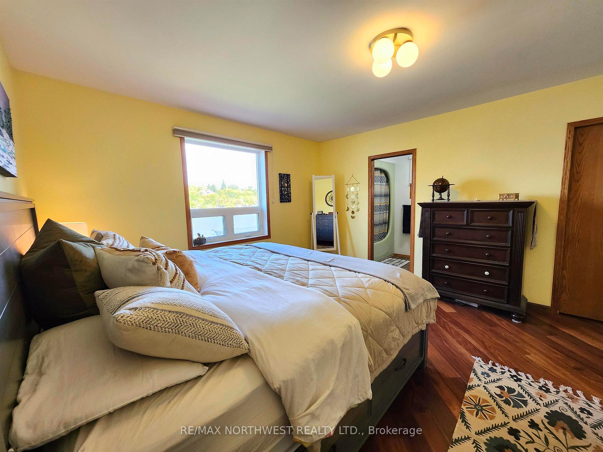 Photo 27 of 504 Front Street, Kenora, Keewatin — HOMEH