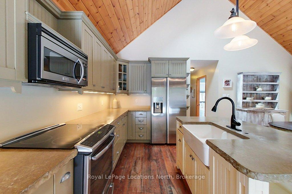 Photo 14 of 9265 County 9 Road, Clearview, Rural Clearview — HOMEH