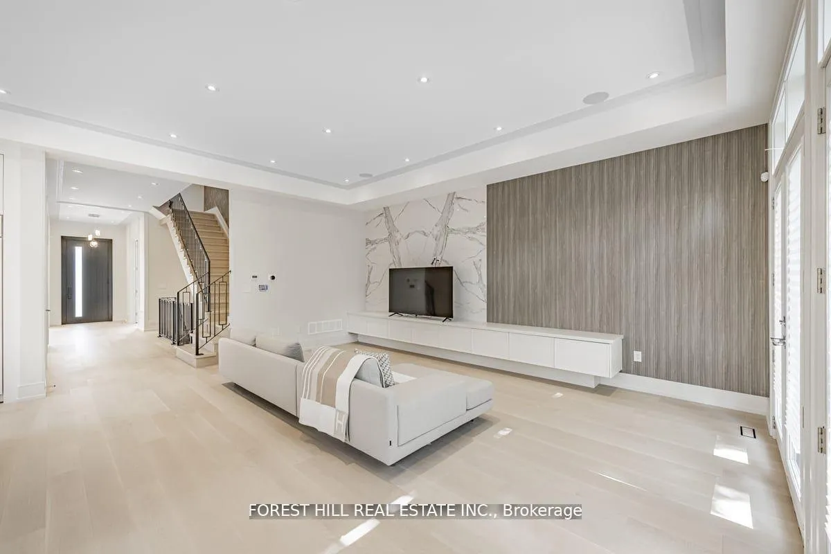 Photo 11 of 115 Dewbourne Avenue, Toronto, Humewood-Cedarvale — HOMEH