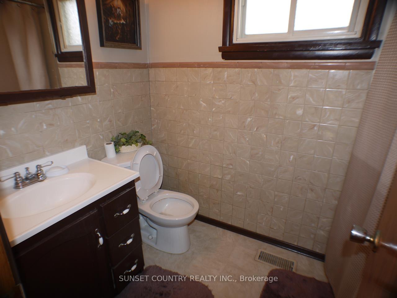 Photo 14 of 230 Pitt Avenue, Dryden, Milestone — HOMEH
