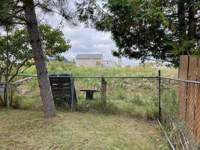 Photo 14 of 27 Pine Crescent, Dryden, Government Road — HOMEH