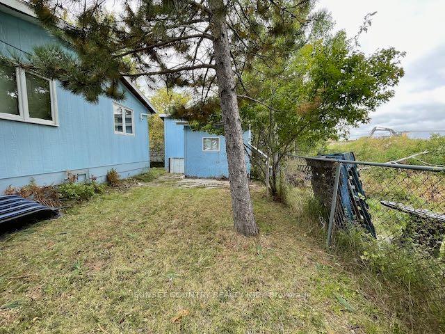 Photo 15 of 27 Pine Crescent, Dryden, Government Road — HOMEH