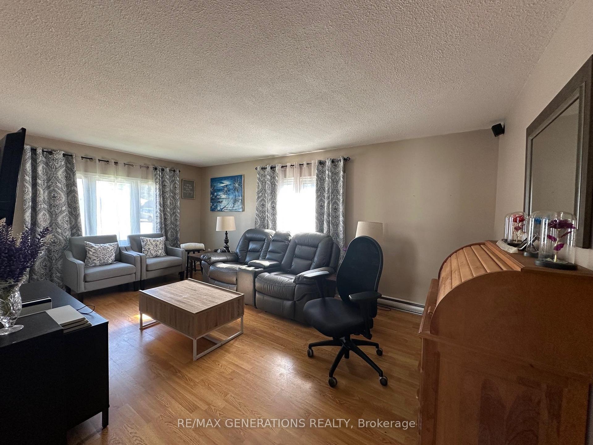 Photo 3 of 208 Ontario Street, Schreiber — HOMEH