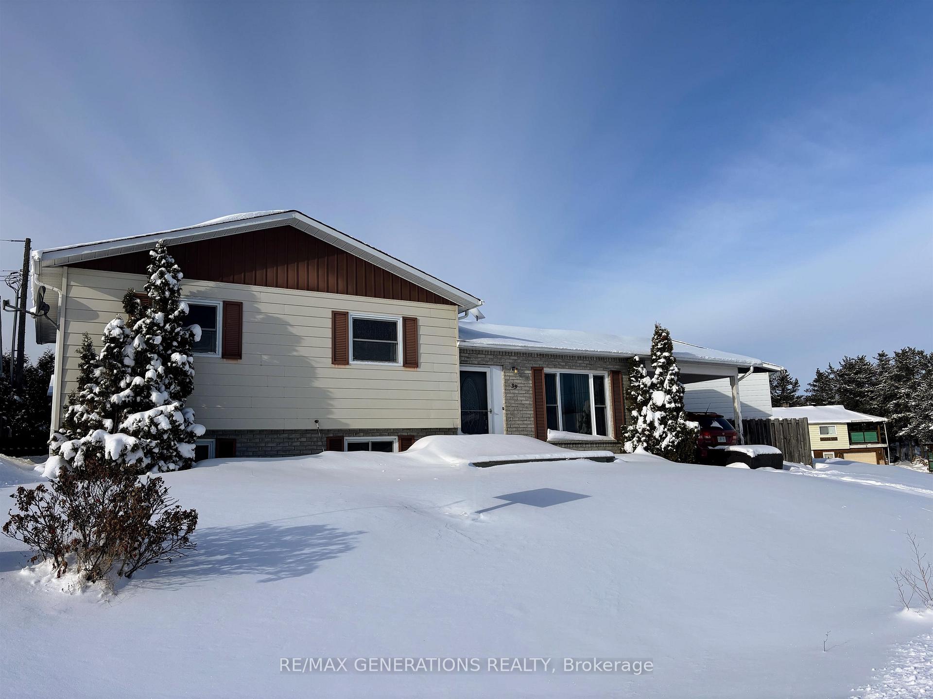 Photo 1 of 33 Moose Drive, Manitouwadge — HOMEH