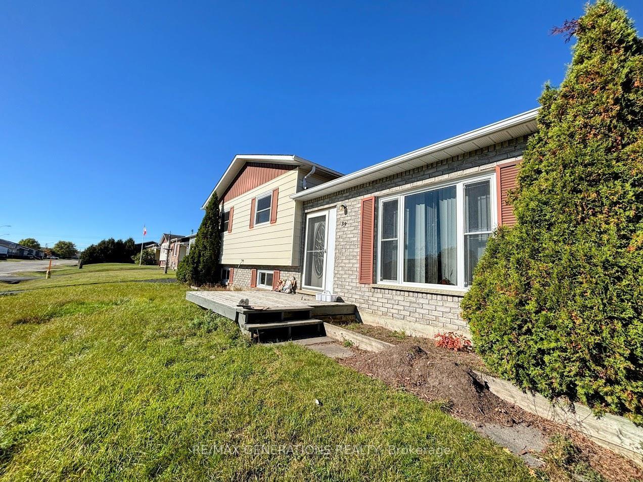 Photo 2 of 33 Moose Drive, Manitouwadge — HOMEH