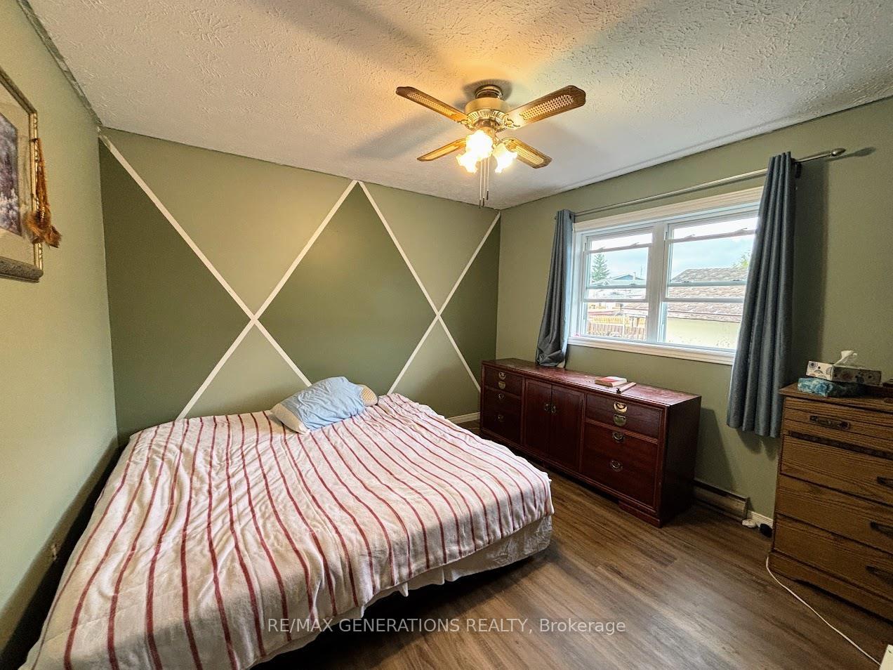 Photo 10 of 33 Moose Drive, Manitouwadge — HOMEH