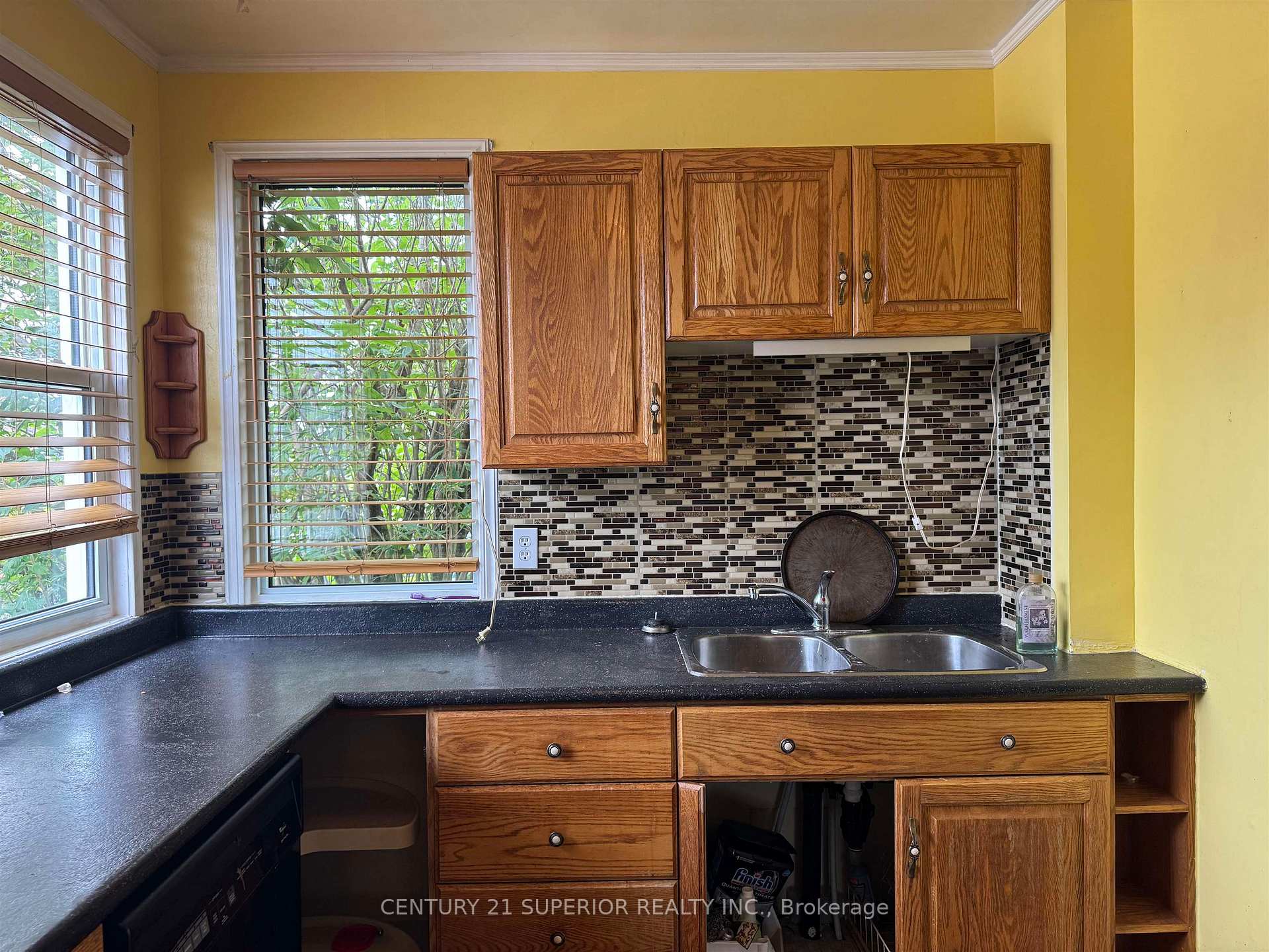 Photo 10 of 3 Ross Ave, Marathon — HOMEH