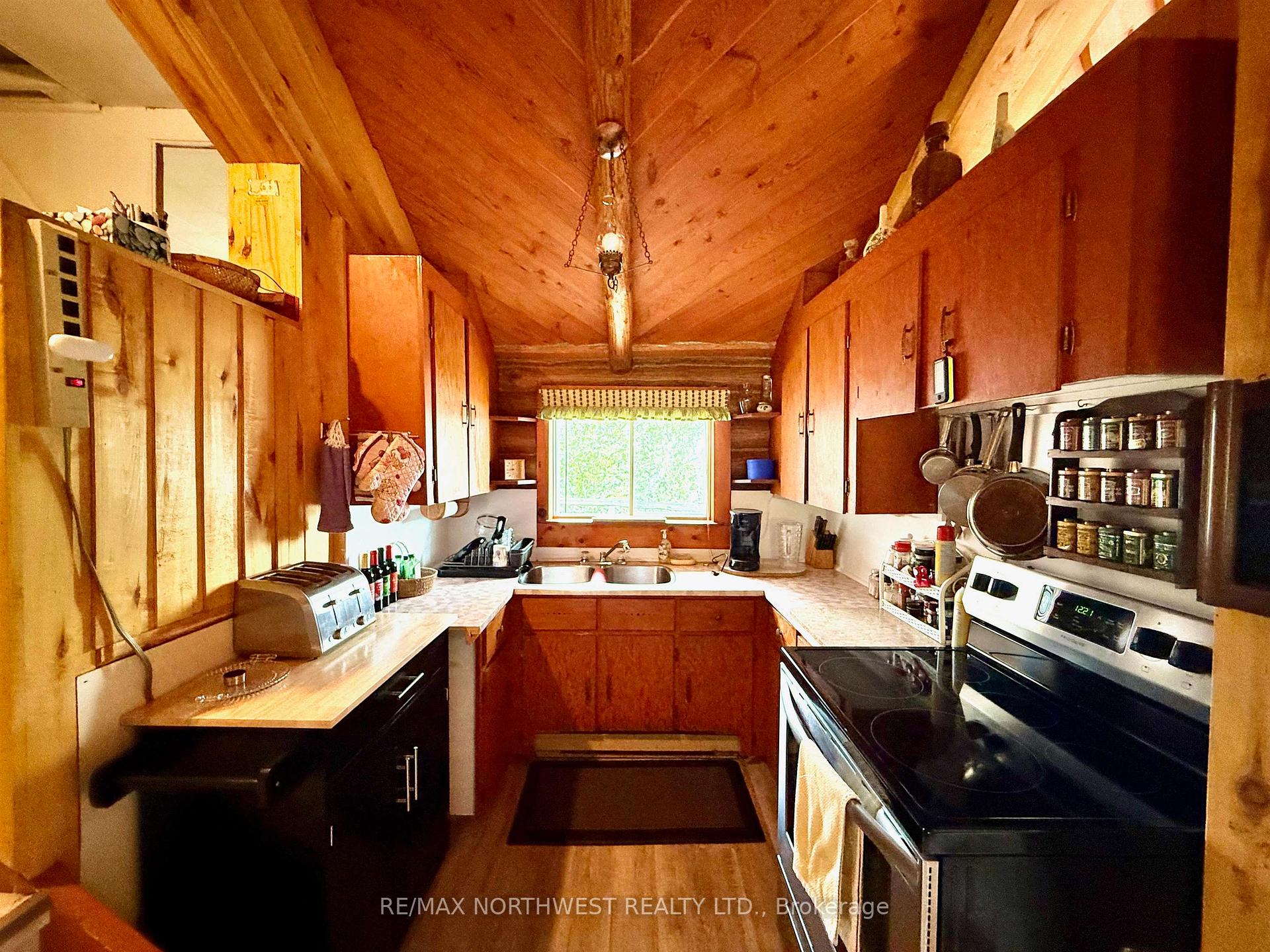 Photo 8 of 979 Storm Bay Road, Kenora Remote Area, Lake of the Woods North — HOMEH