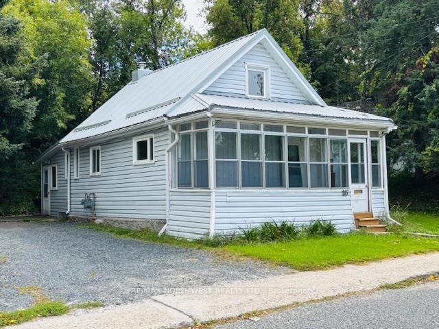 Photo 2 of 215 Matheson St N, Kenora, North End — HOMEH
