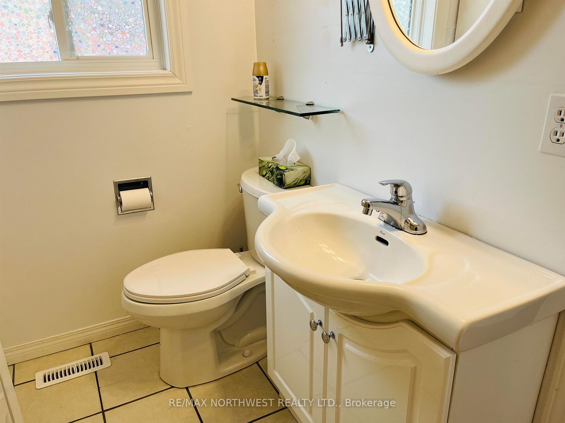 Photo 21 of 215 Matheson St N, Kenora, North End — HOMEH