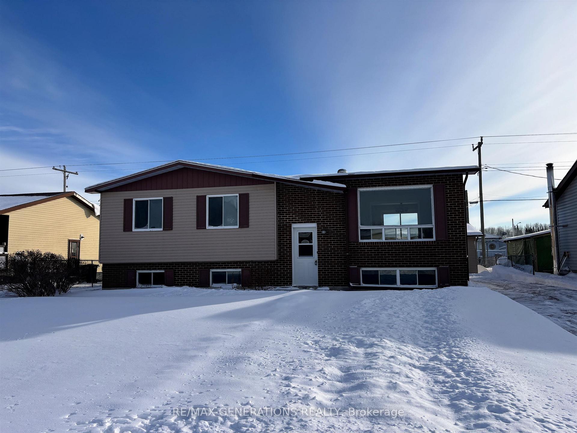 Photo 1 of 8 Otter Avenue, Manitouwadge — HOMEH