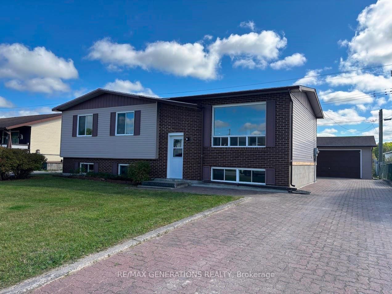 Photo 2 of 8 Otter Avenue, Manitouwadge — HOMEH