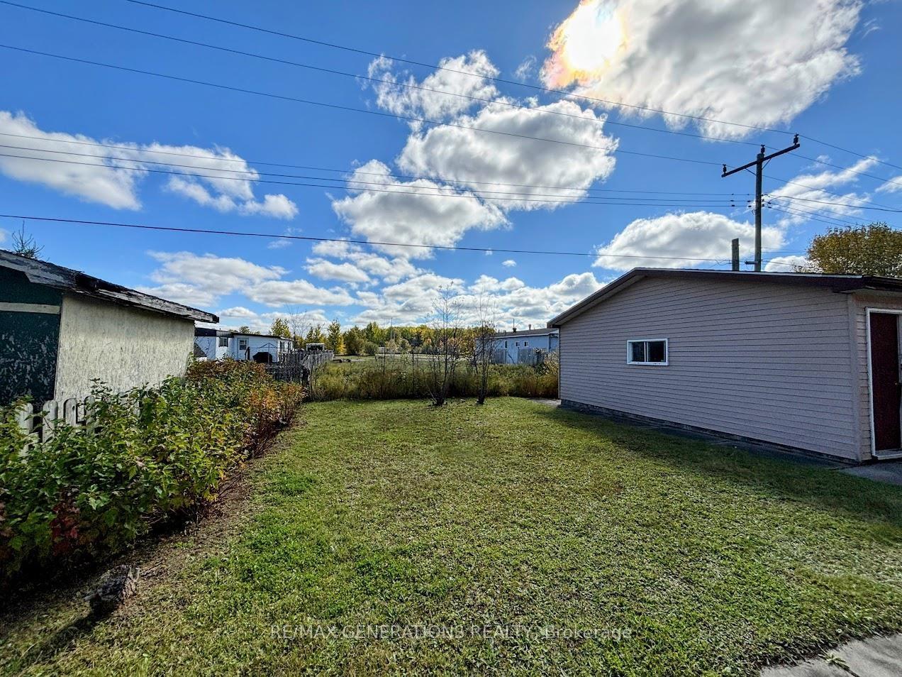 Photo 28 of 8 Otter Avenue, Manitouwadge — HOMEH