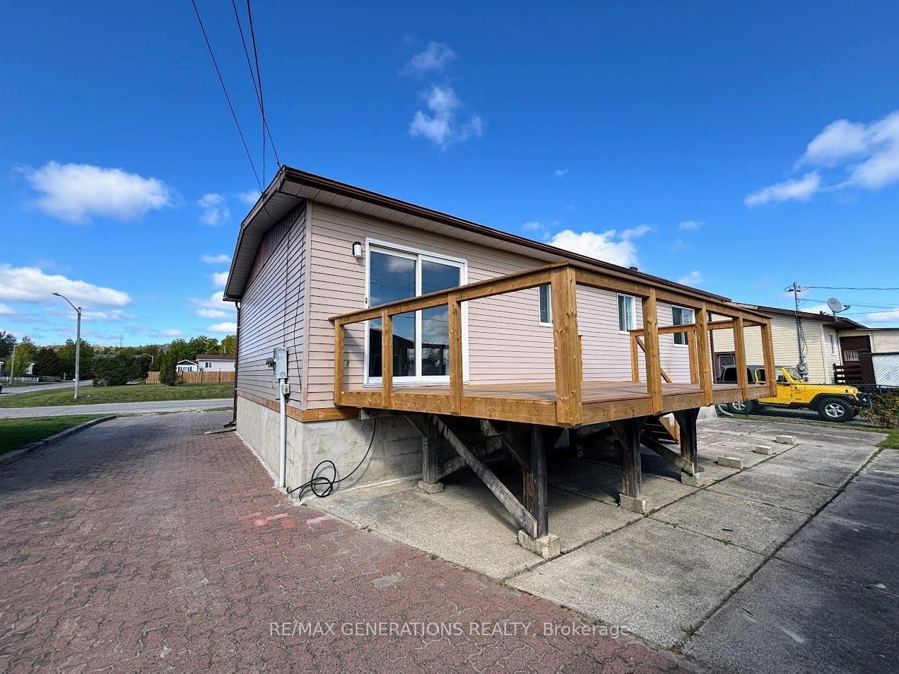 Photo 31 of 8 Otter Avenue, Manitouwadge — HOMEH