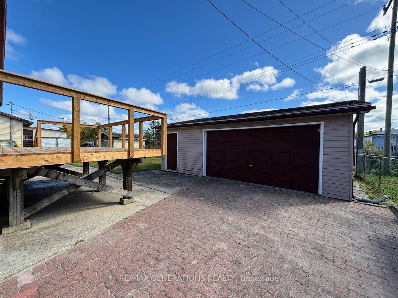 Photo 32 of 8 Otter Avenue, Manitouwadge — HOMEH
