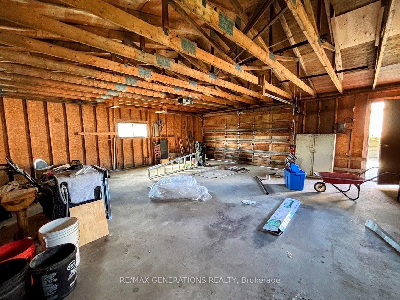 Photo 33 of 8 Otter Avenue, Manitouwadge — HOMEH