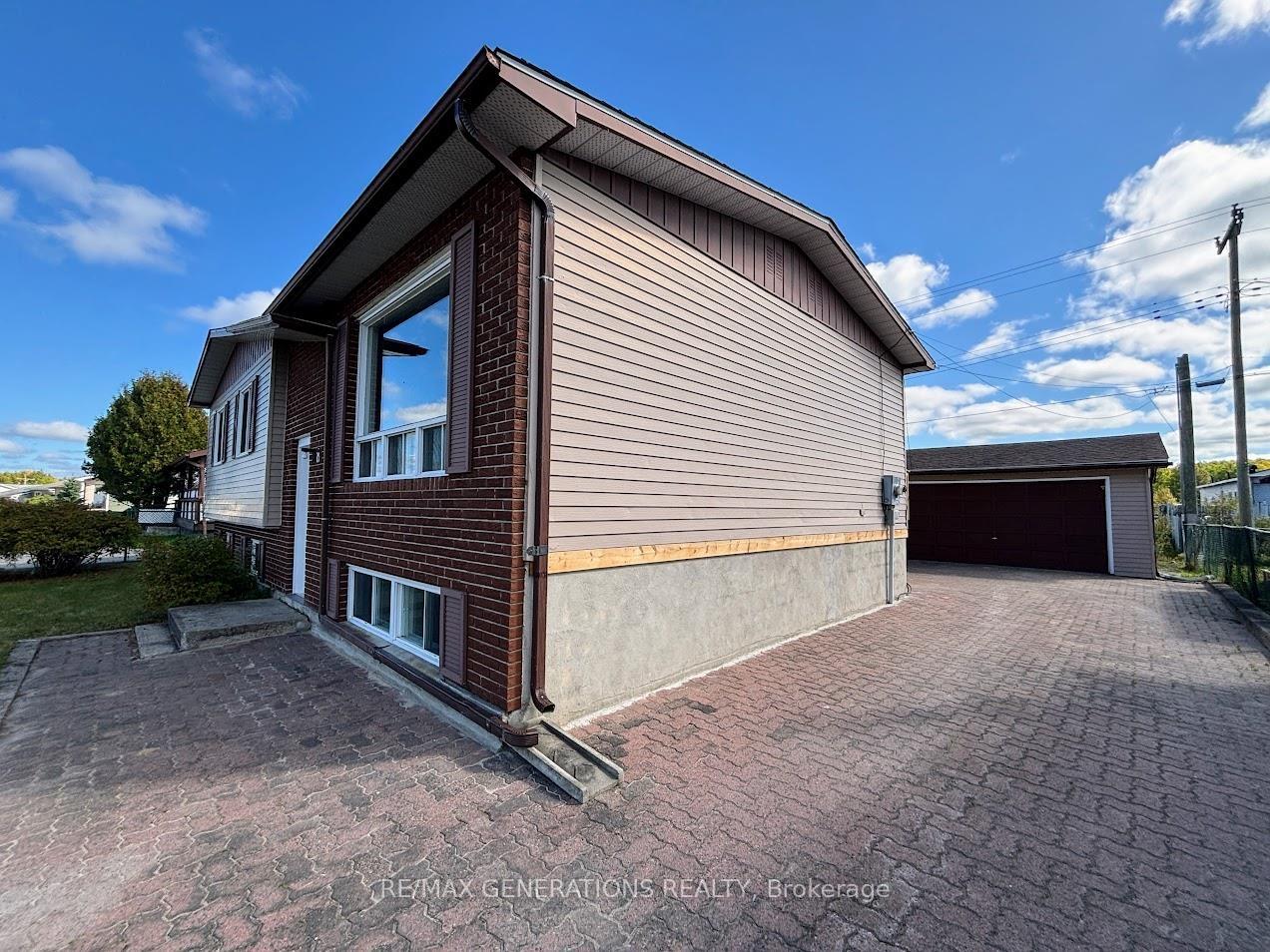 Photo 35 of 8 Otter Avenue, Manitouwadge — HOMEH
