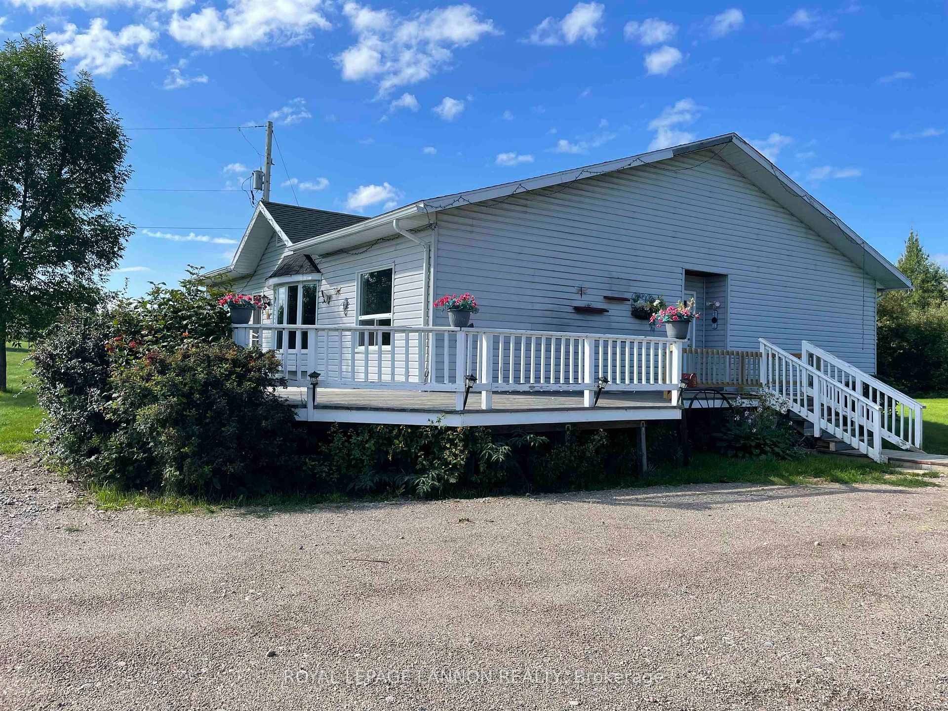 Photo 2 of 667 North Road, Thunder Bay Remote Area — HOMEH