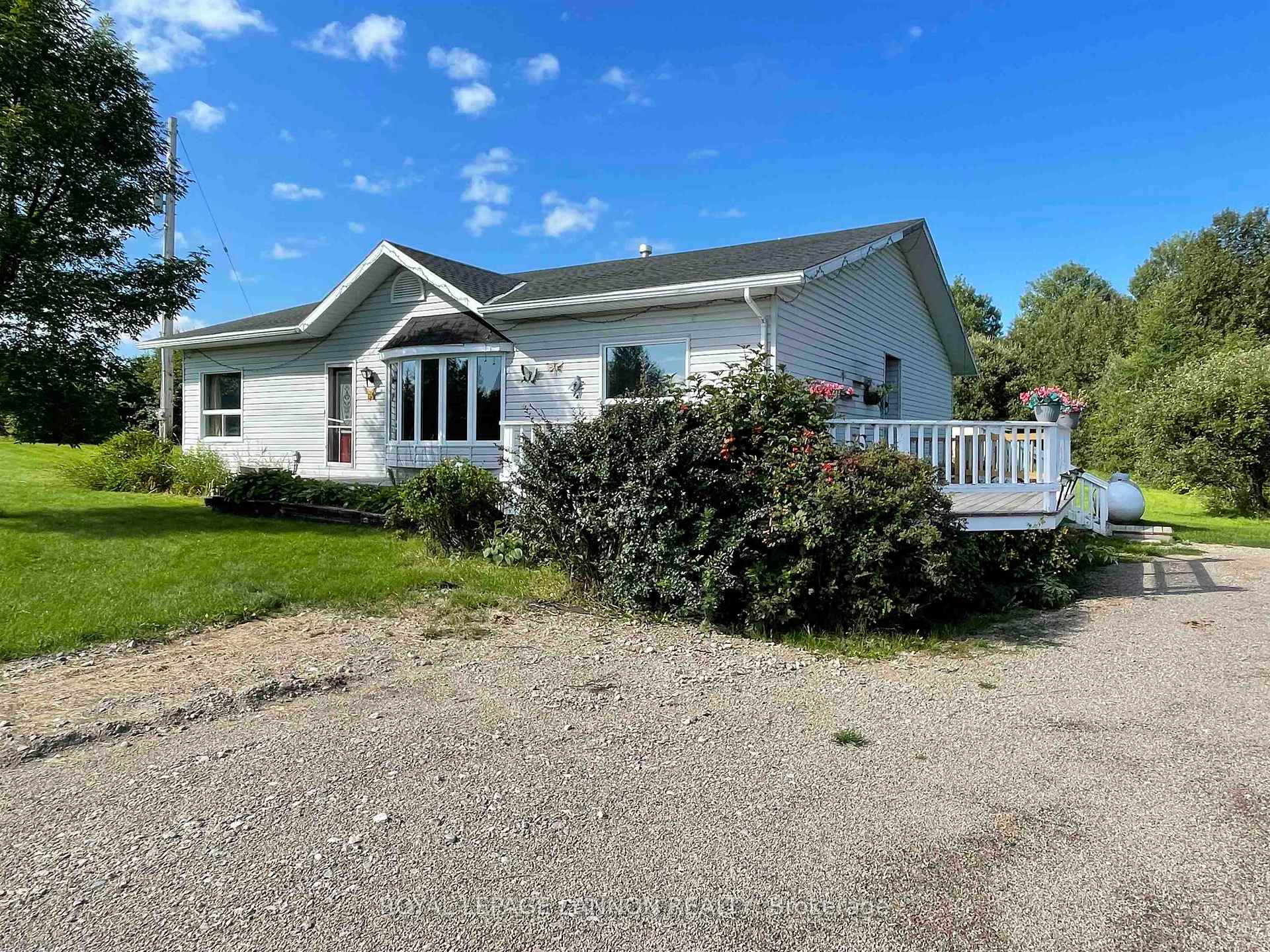 Photo 3 of 667 North Road, Thunder Bay Remote Area — HOMEH