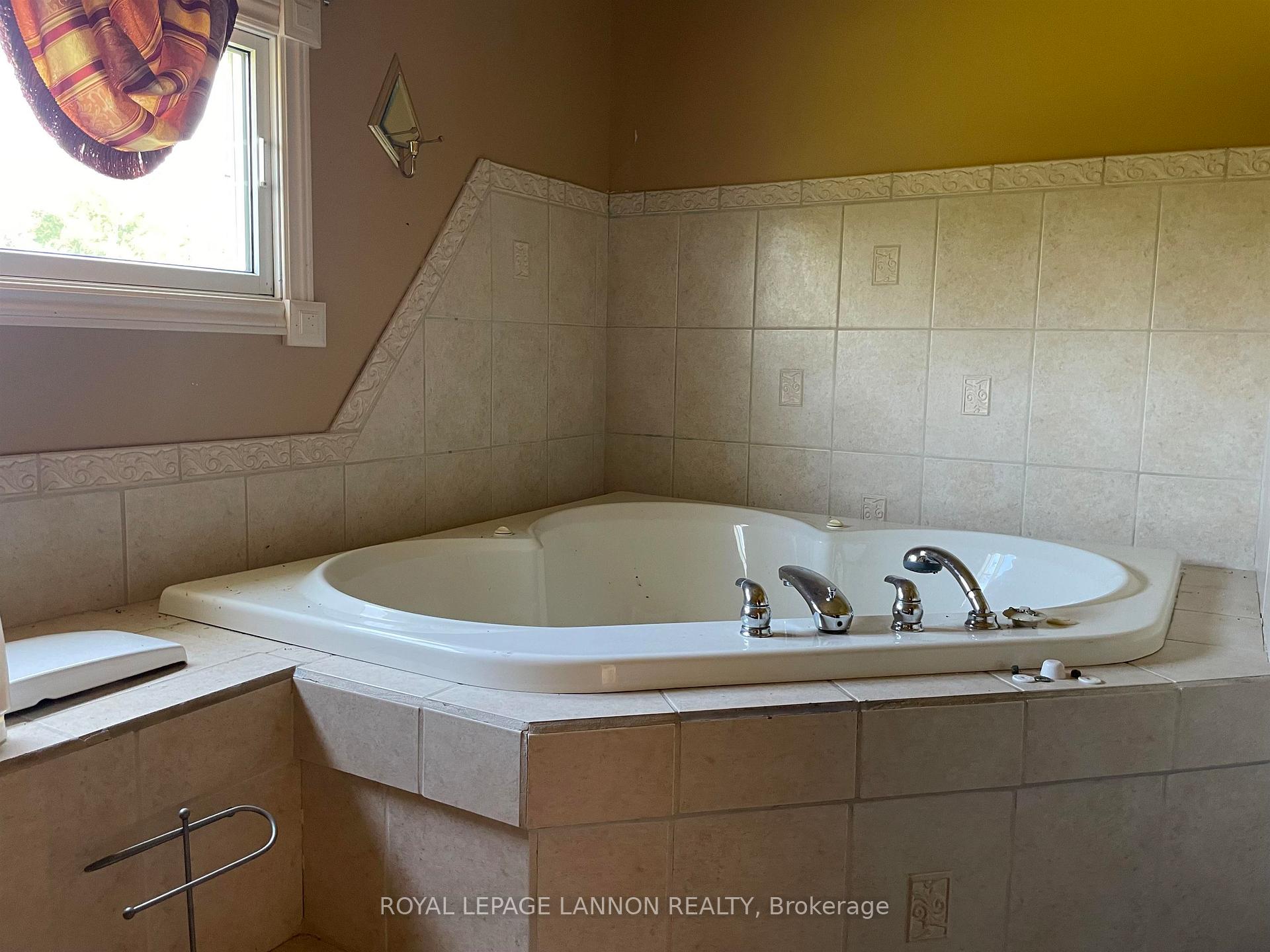 Photo 16 of 667 North Road, Thunder Bay Remote Area — HOMEH