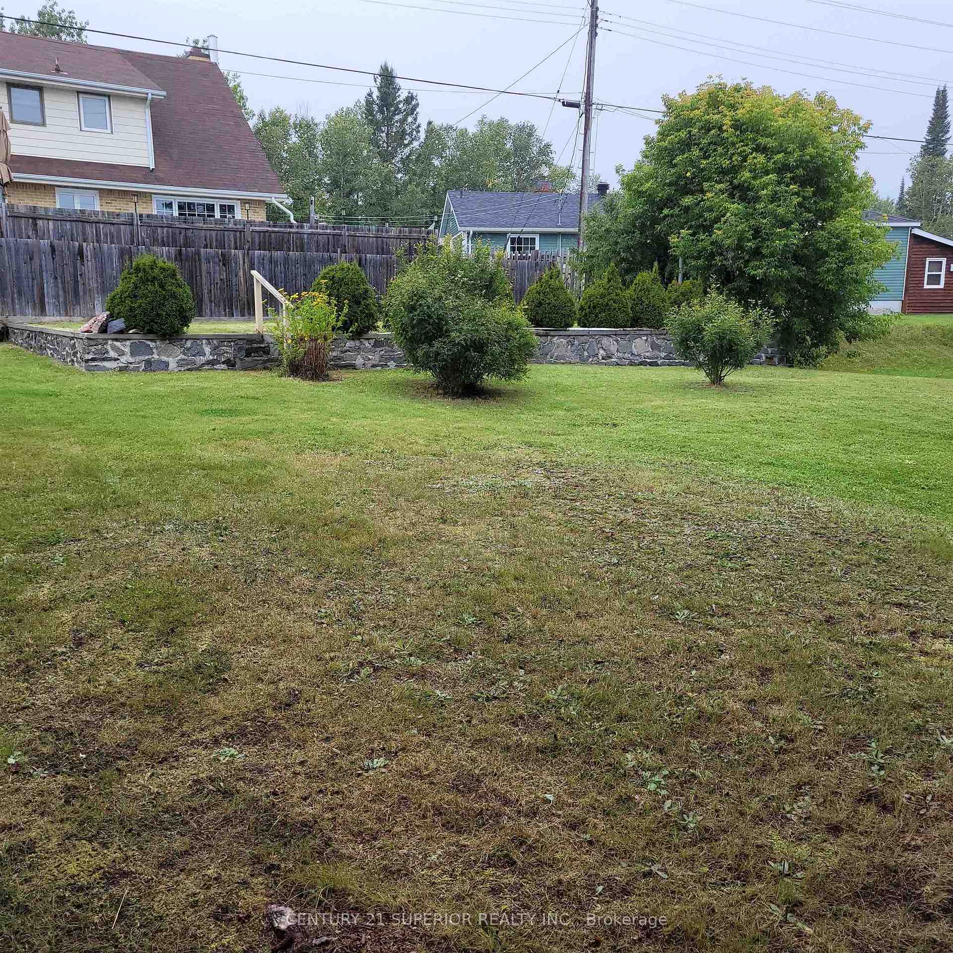 Photo 27 of 22 & 24 Mona Drive, Manitouwadge — HOMEH