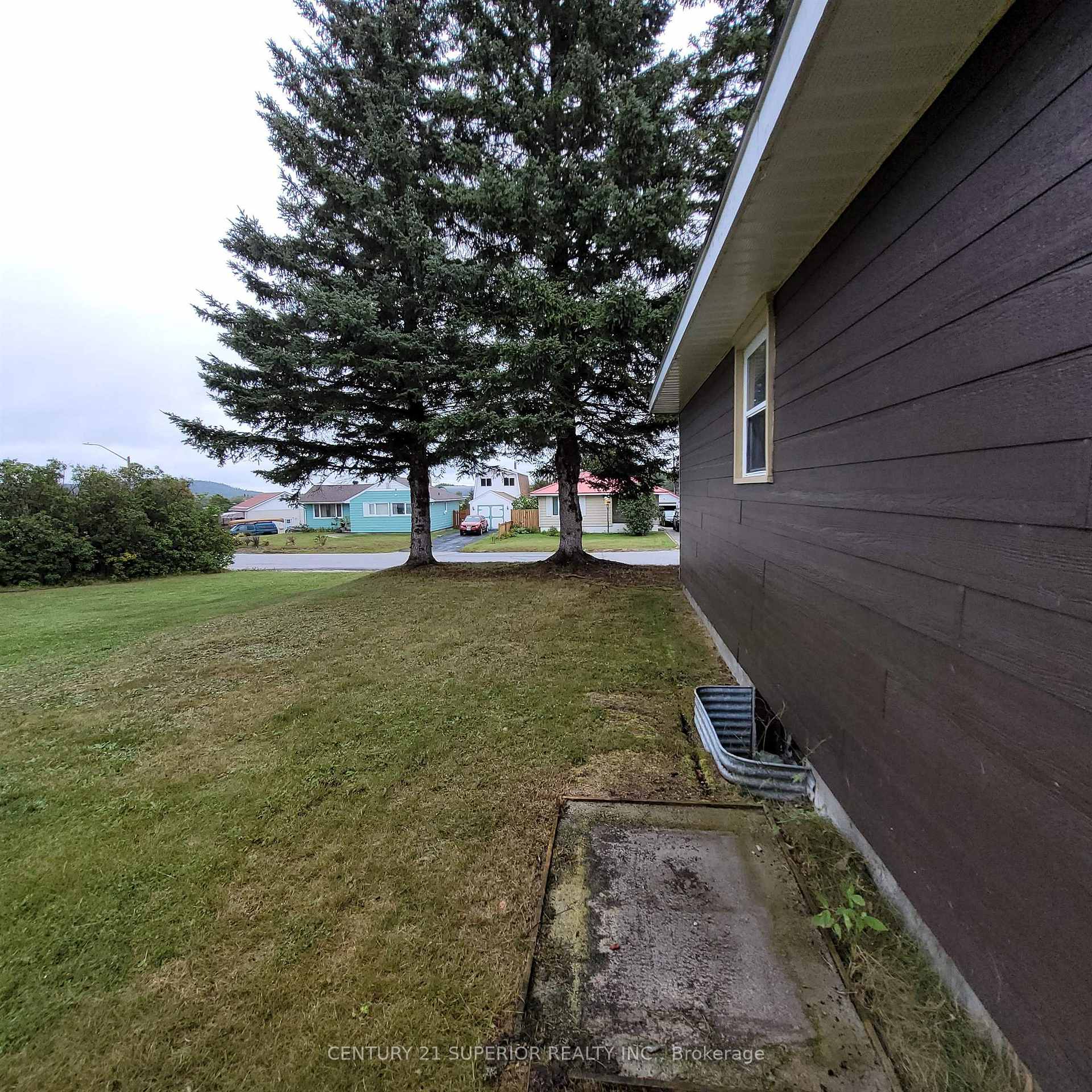 Photo 28 of 22 & 24 Mona Drive, Manitouwadge — HOMEH