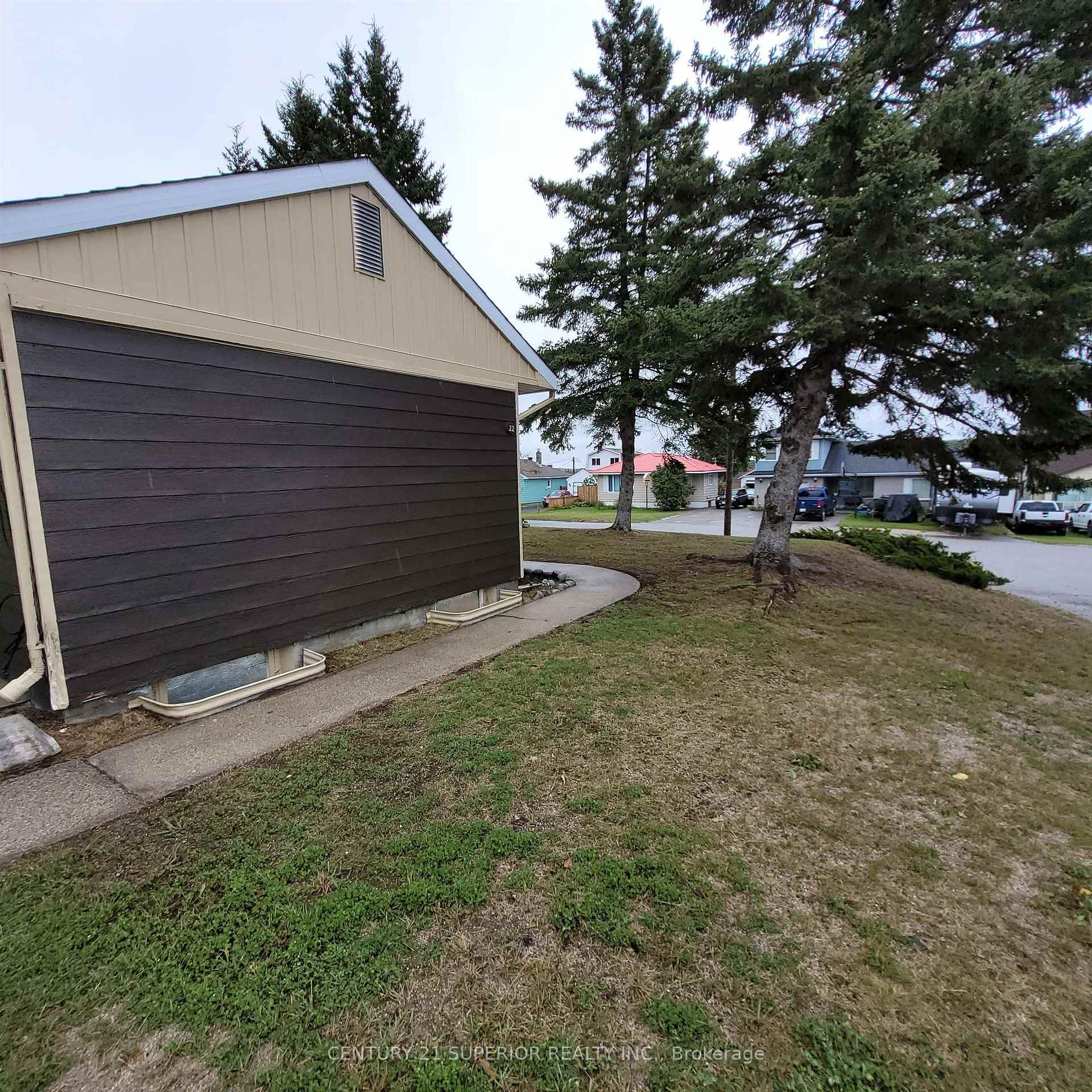 Photo 33 of 22 & 24 Mona Drive, Manitouwadge — HOMEH