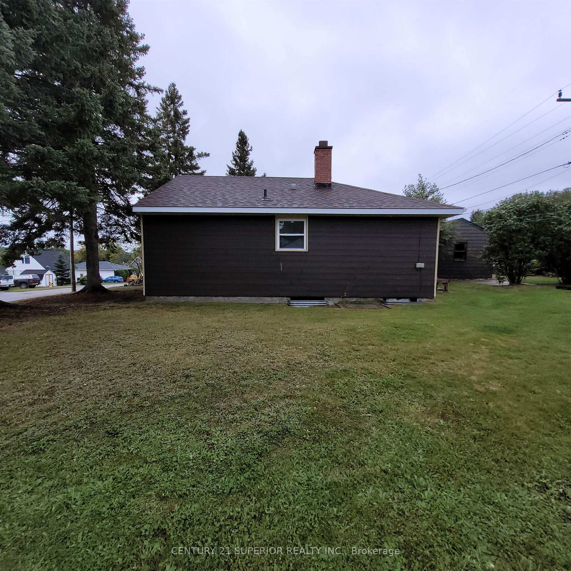 Photo 34 of 22 & 24 Mona Drive, Manitouwadge — HOMEH