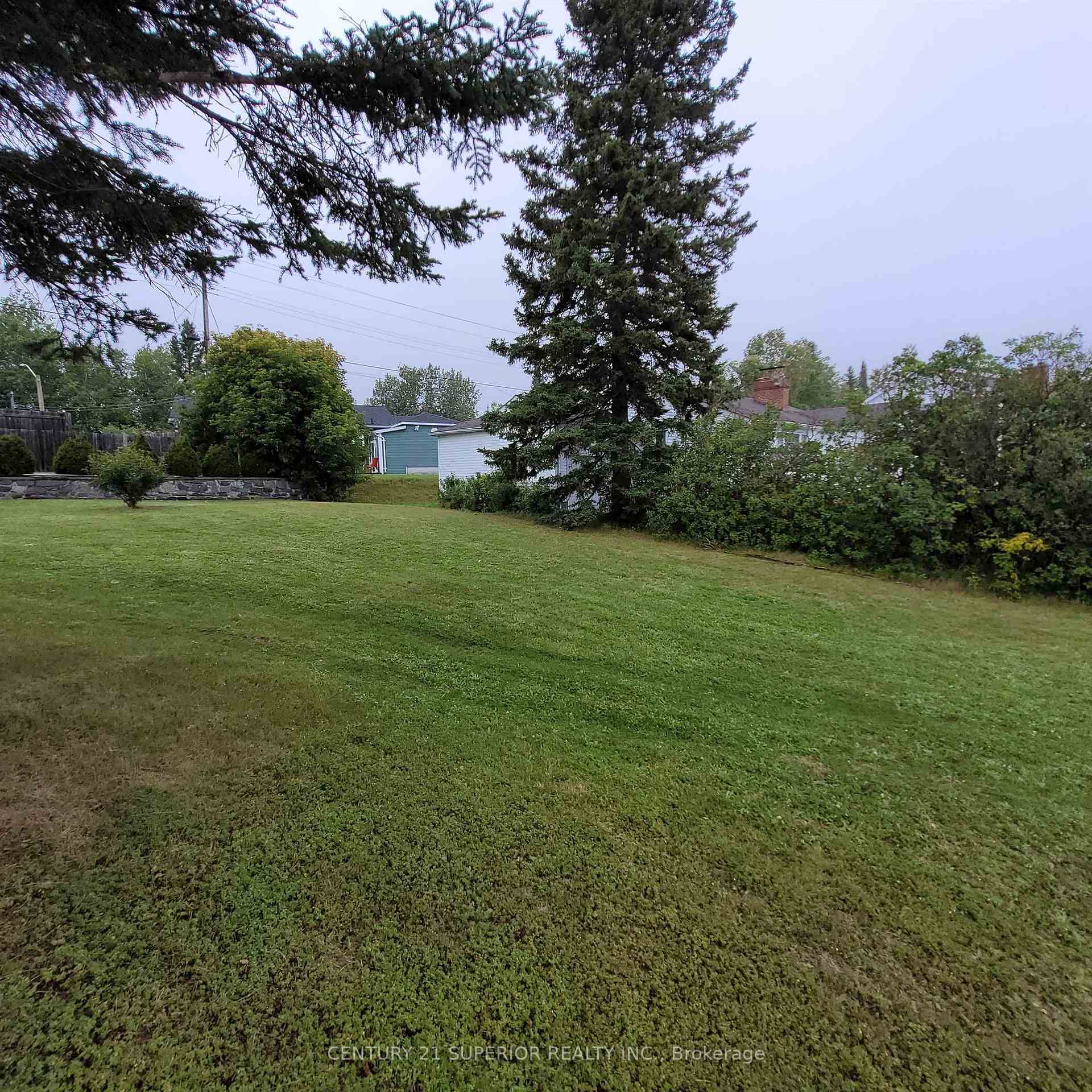 Photo 38 of 22 & 24 Mona Drive, Manitouwadge — HOMEH
