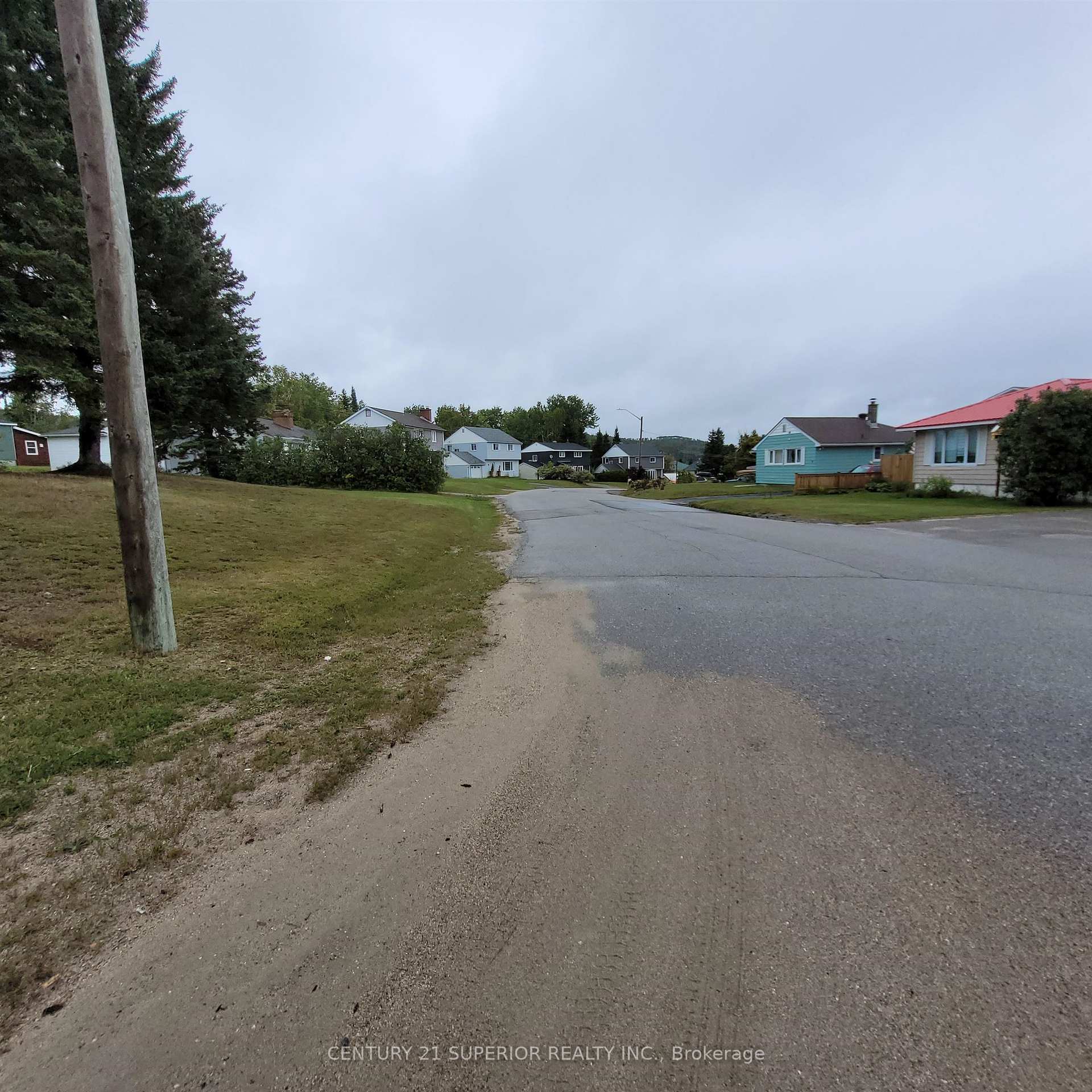 Photo 41 of 22 & 24 Mona Drive, Manitouwadge — HOMEH