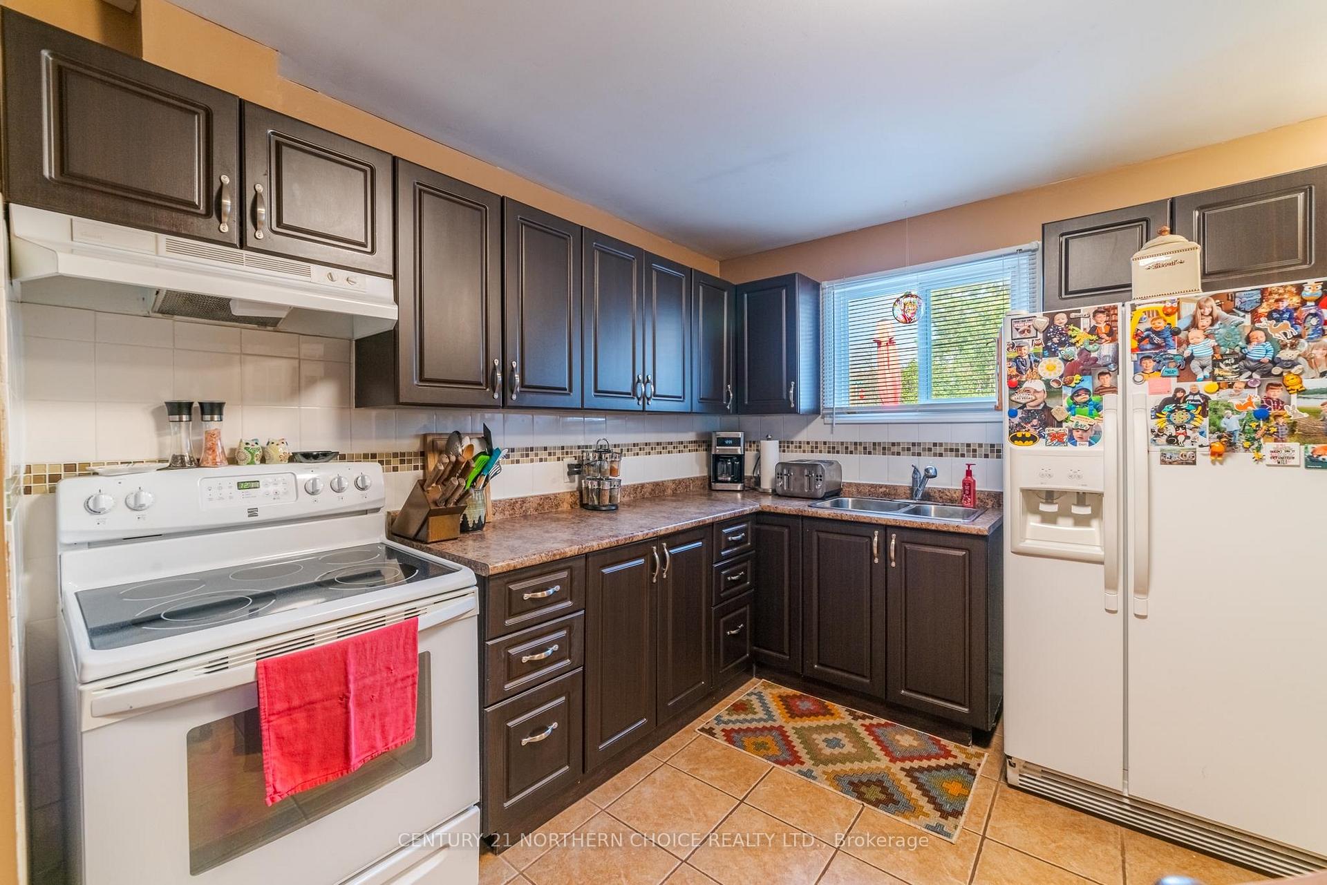 Photo 10 of 603 Sixth Avenue S, Kenora, Lakeside — HOMEH
