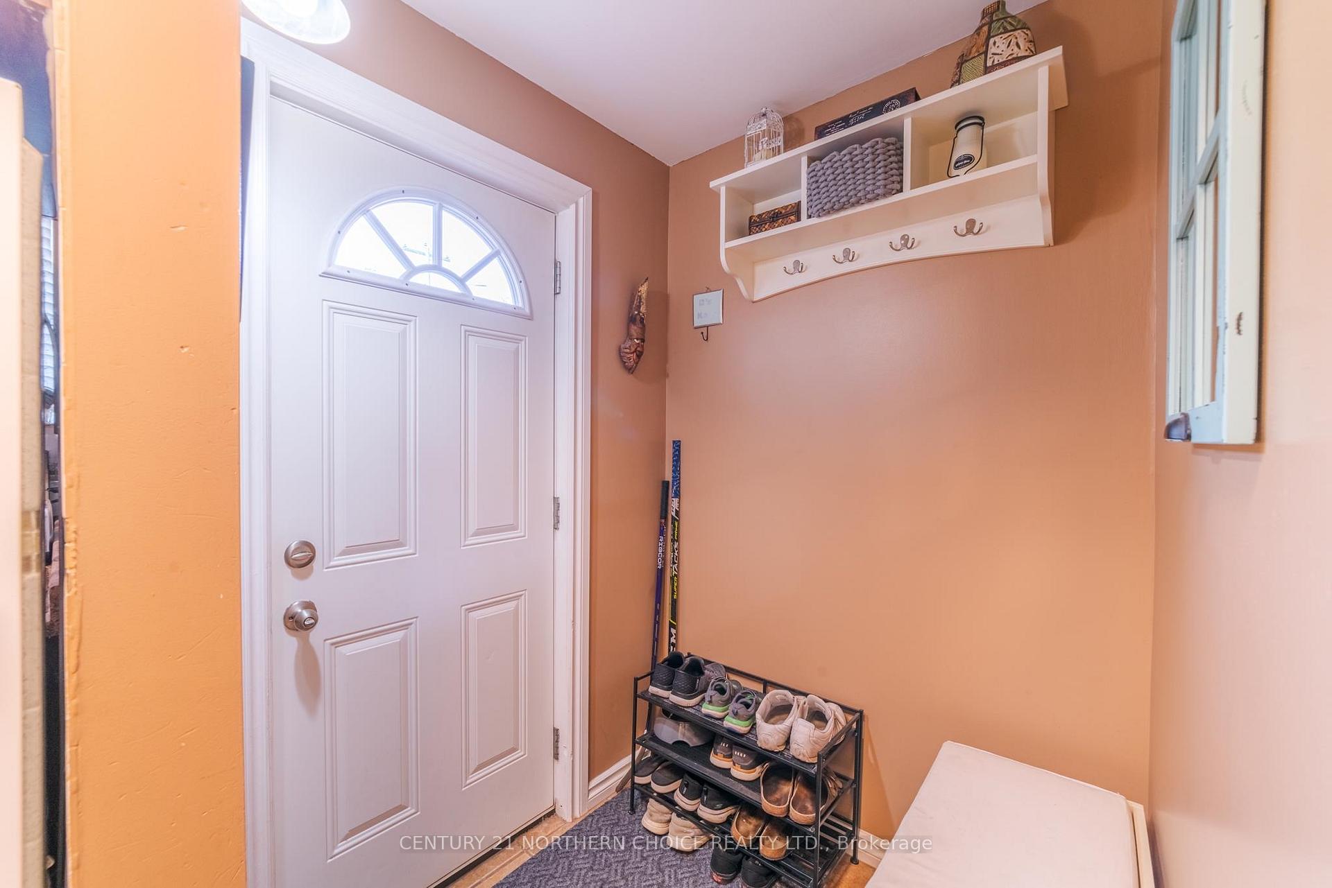 Photo 13 of 603 Sixth Avenue S, Kenora, Lakeside — HOMEH