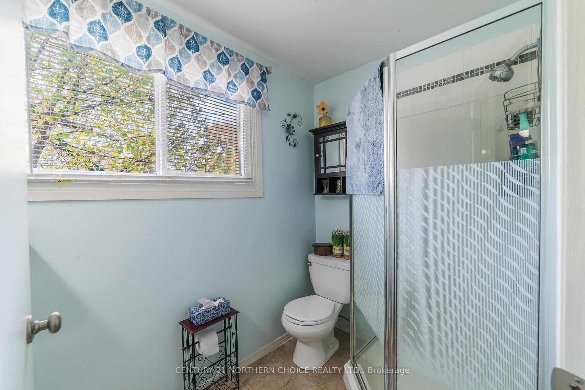 Photo 17 of 603 Sixth Avenue S, Kenora, Lakeside — HOMEH