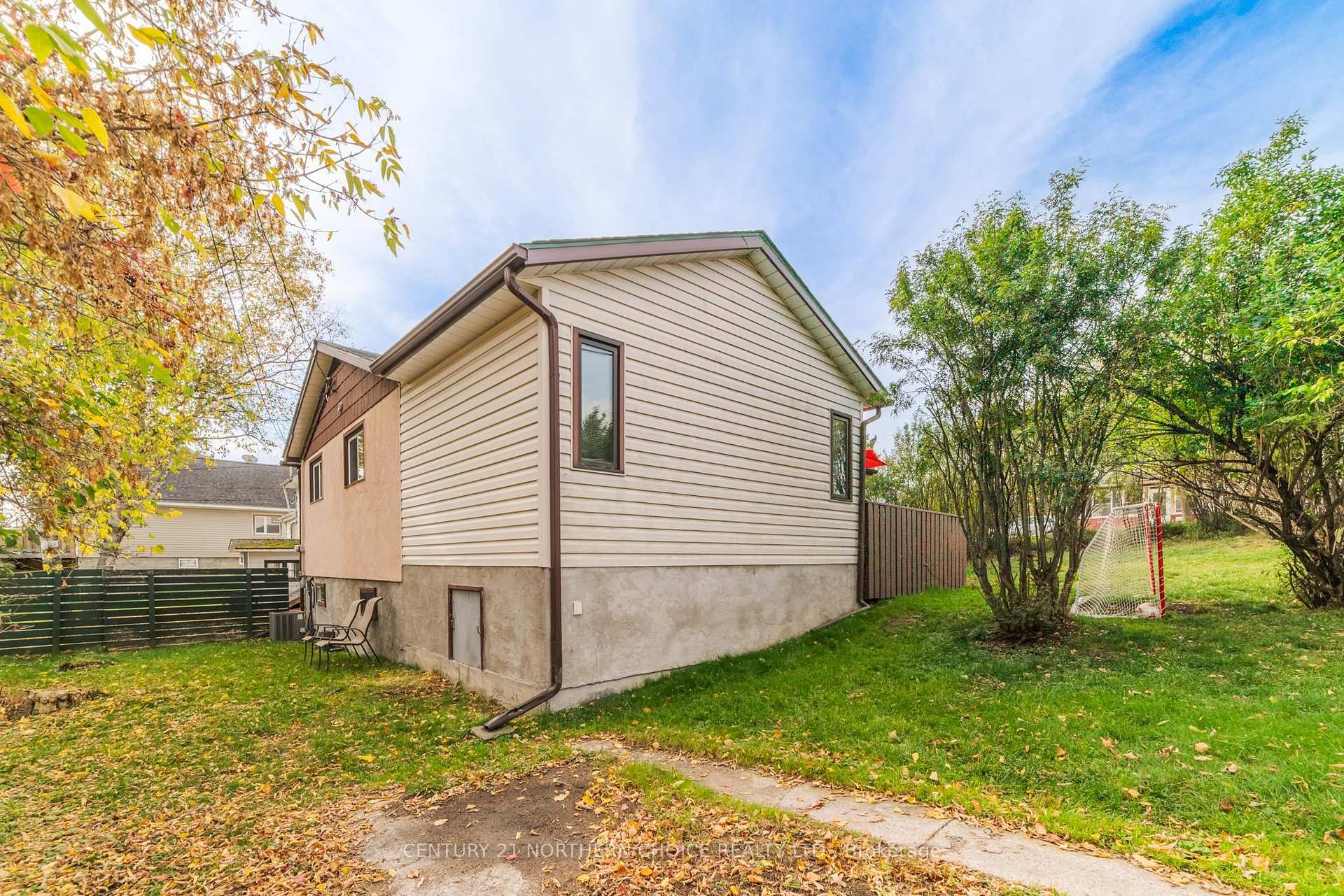 Photo 28 of 603 Sixth Avenue S, Kenora, Lakeside — HOMEH
