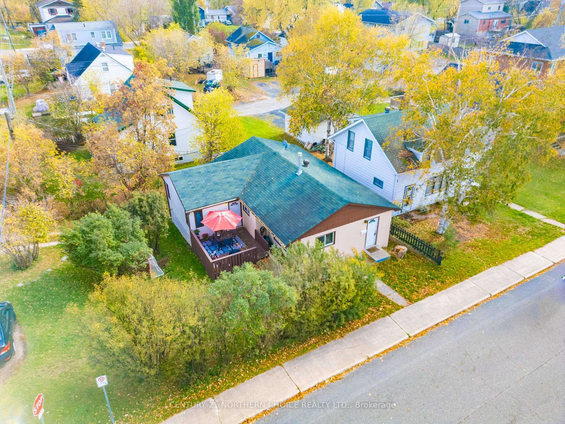 Photo 36 of 603 Sixth Avenue S, Kenora, Lakeside — HOMEH