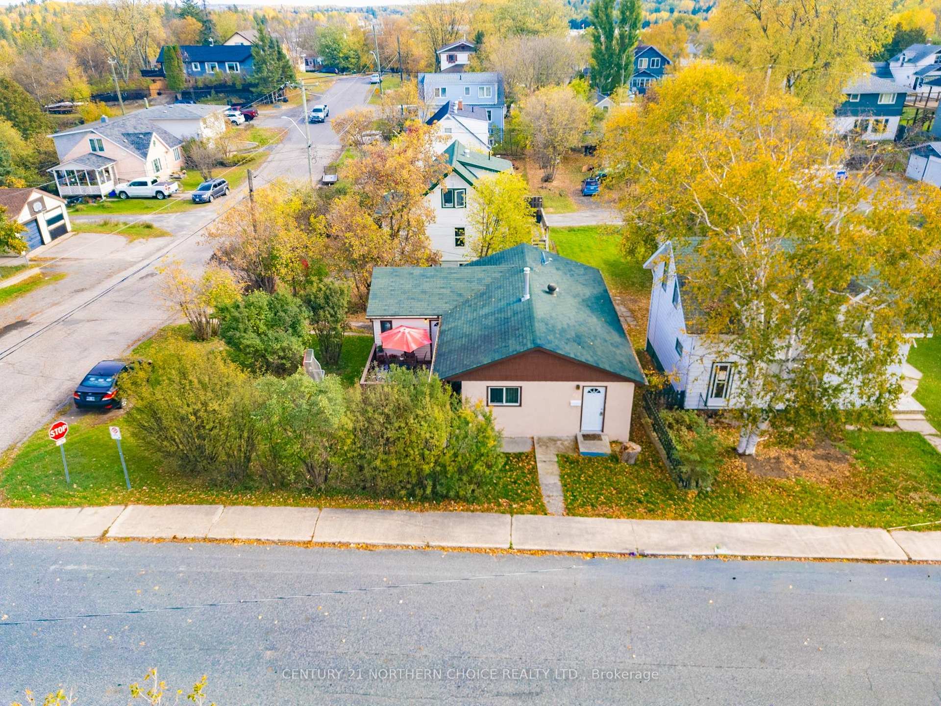 Photo 37 of 603 Sixth Avenue S, Kenora, Lakeside — HOMEH