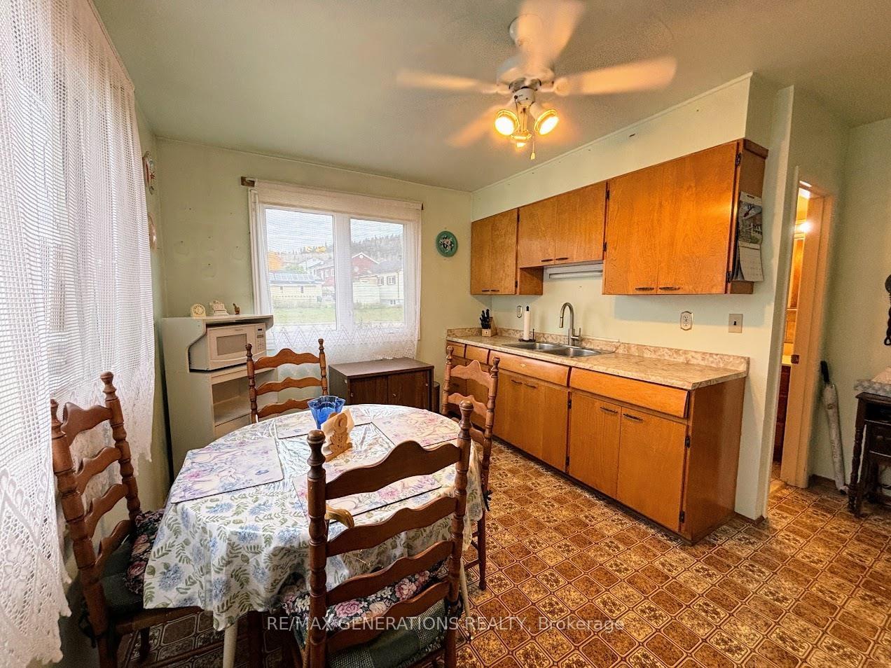 Photo 2 of 22 Robin Avenue, Manitouwadge — HOMEH