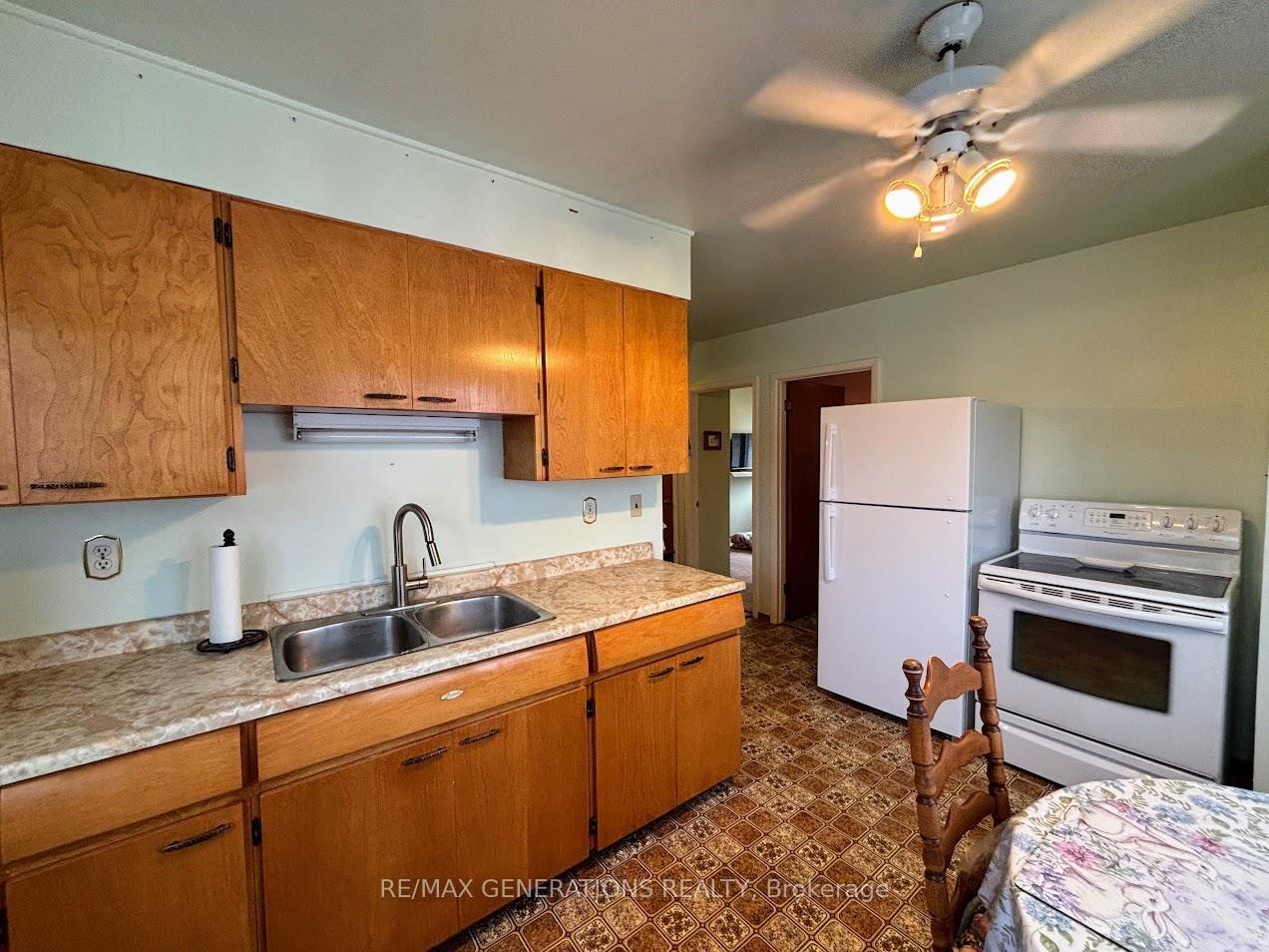 Photo 4 of 22 Robin Avenue, Manitouwadge — HOMEH