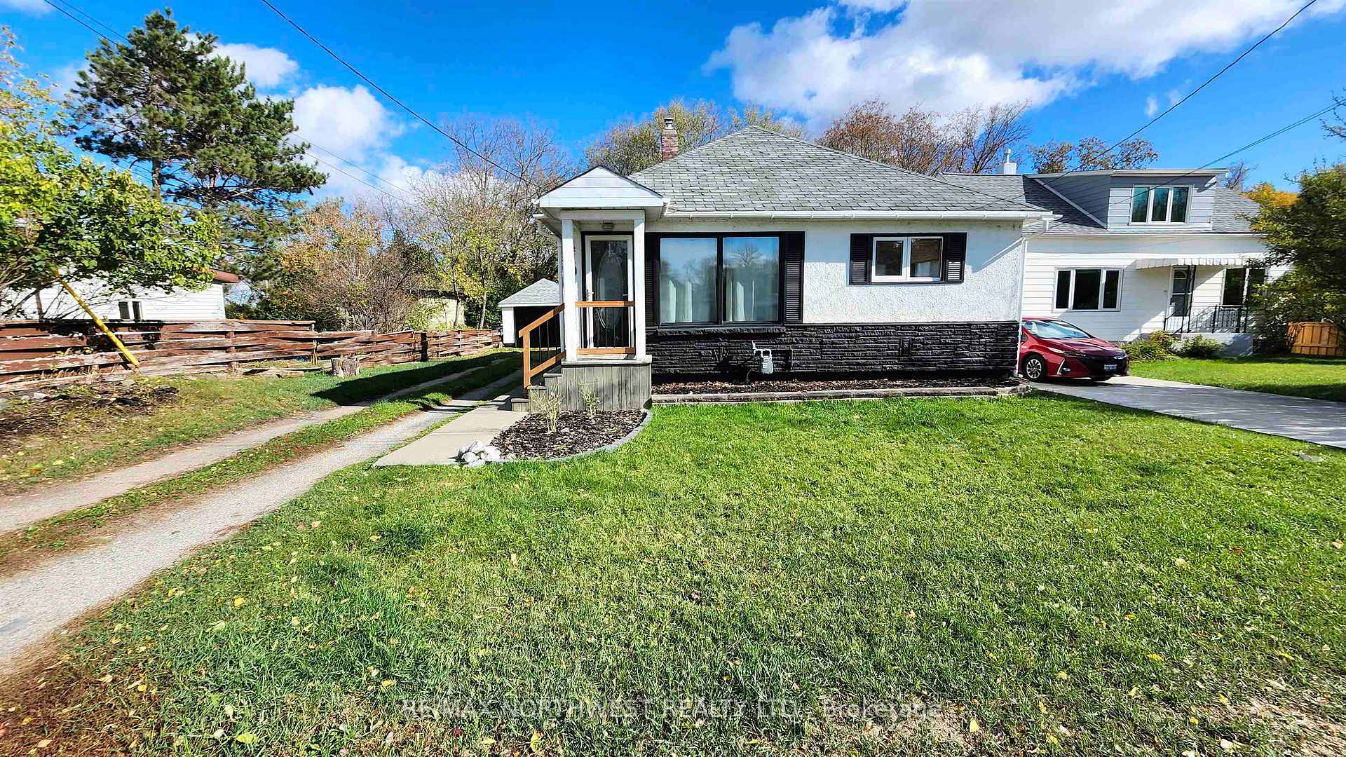 Photo 2 of 419 River Street, Kenora, Keewatin — HOMEH