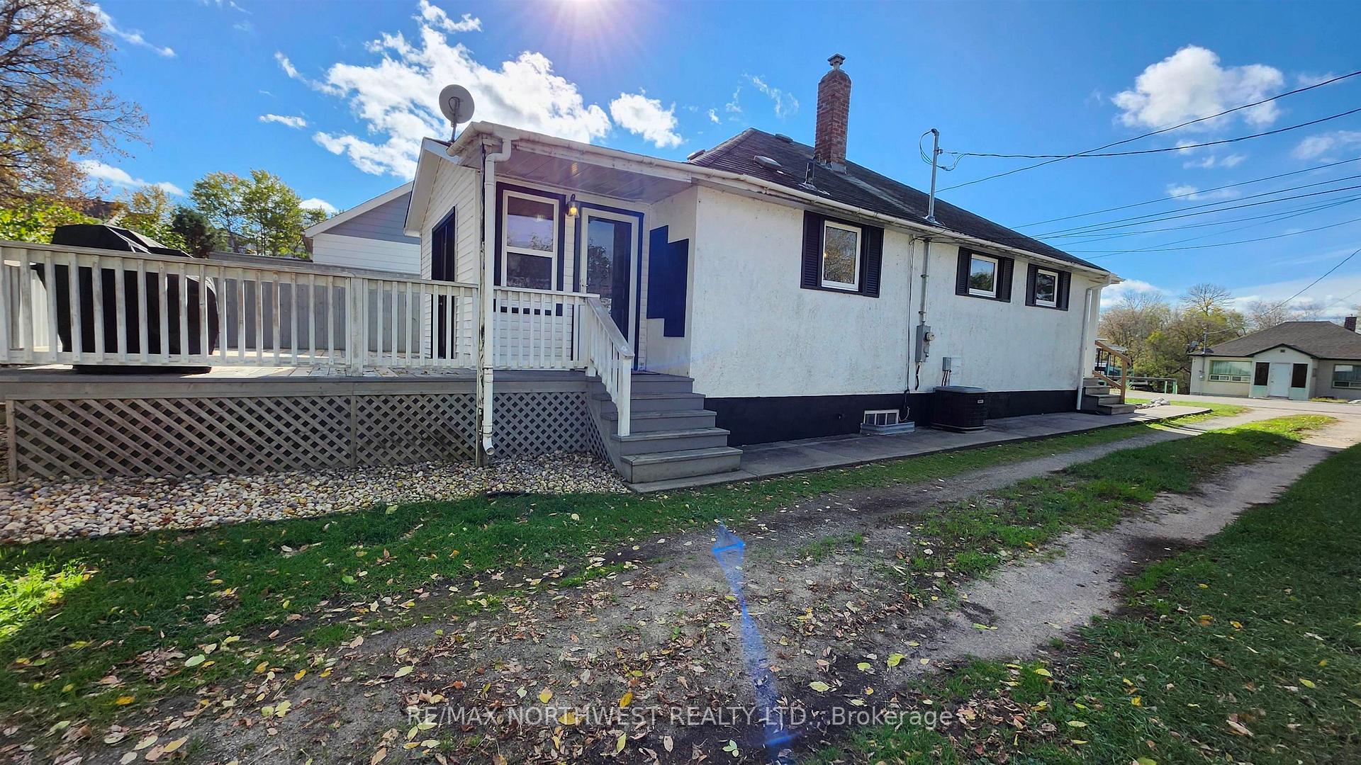 Photo 3 of 419 River Street, Kenora, Keewatin — HOMEH
