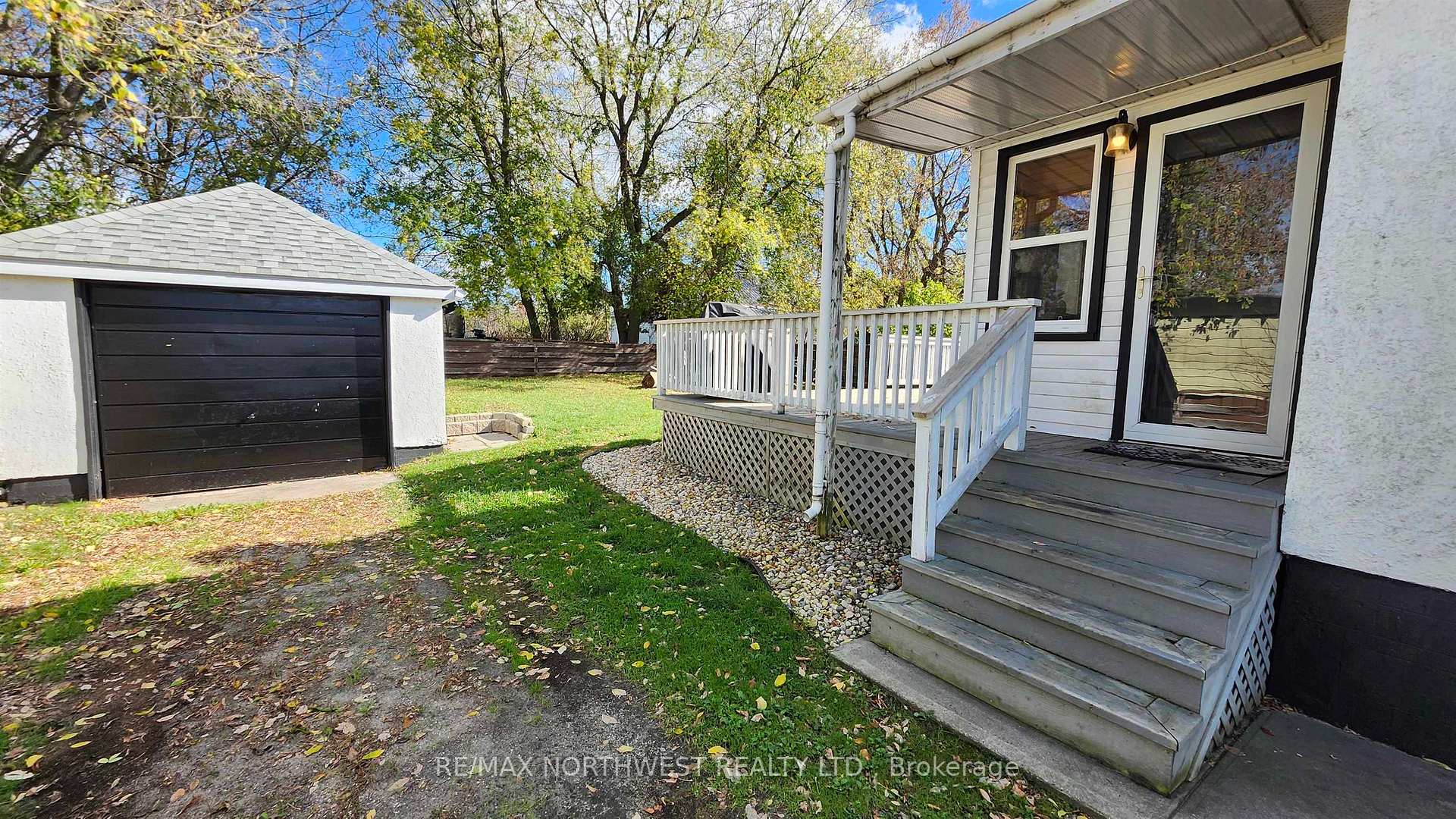 Photo 4 of 419 River Street, Kenora, Keewatin — HOMEH