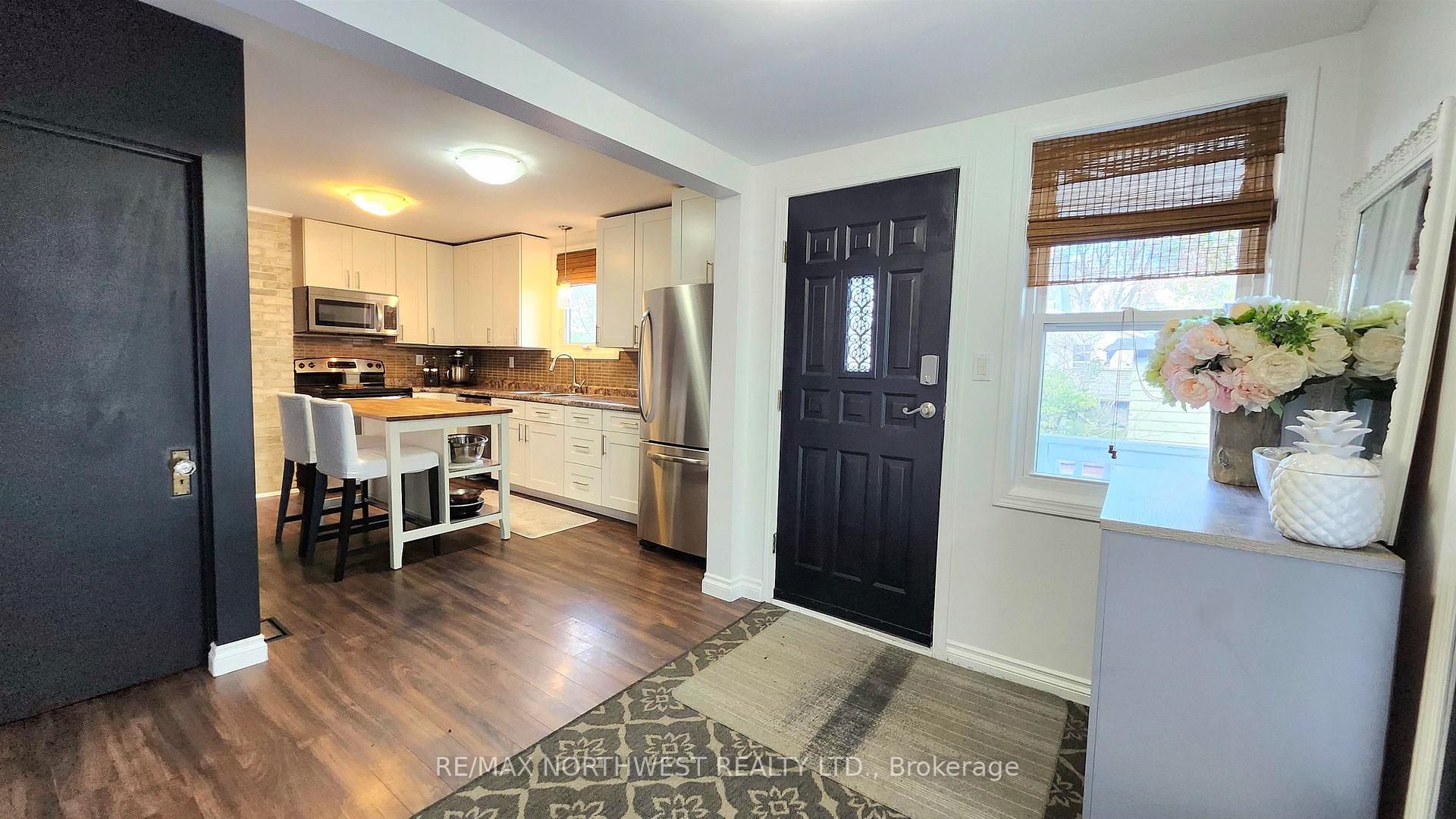 Photo 11 of 419 River Street, Kenora, Keewatin — HOMEH